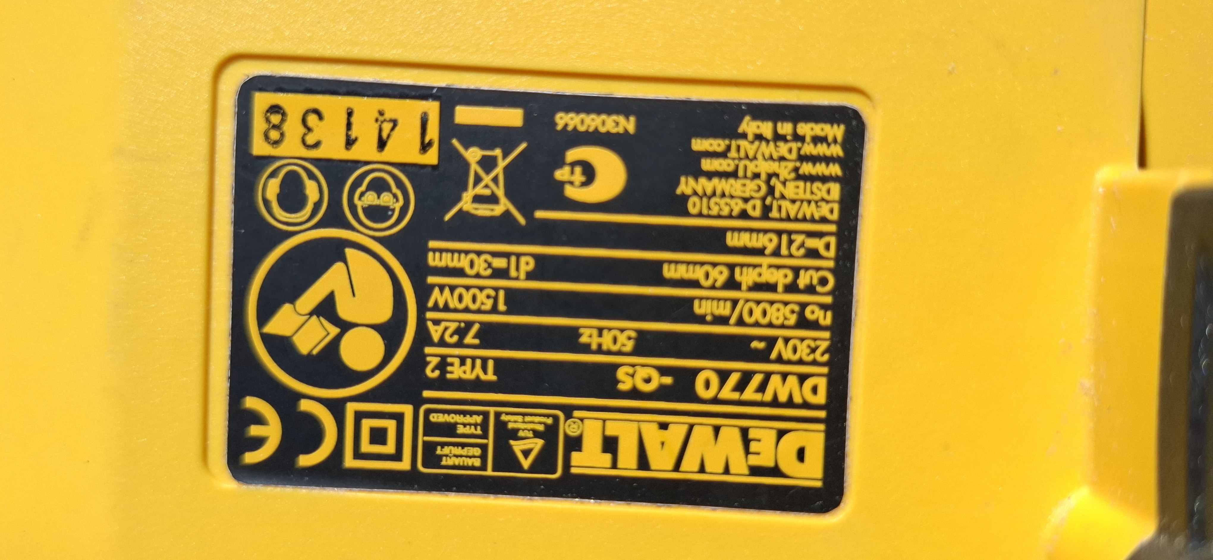 Dewalt kapp og gjærsag med stativ.