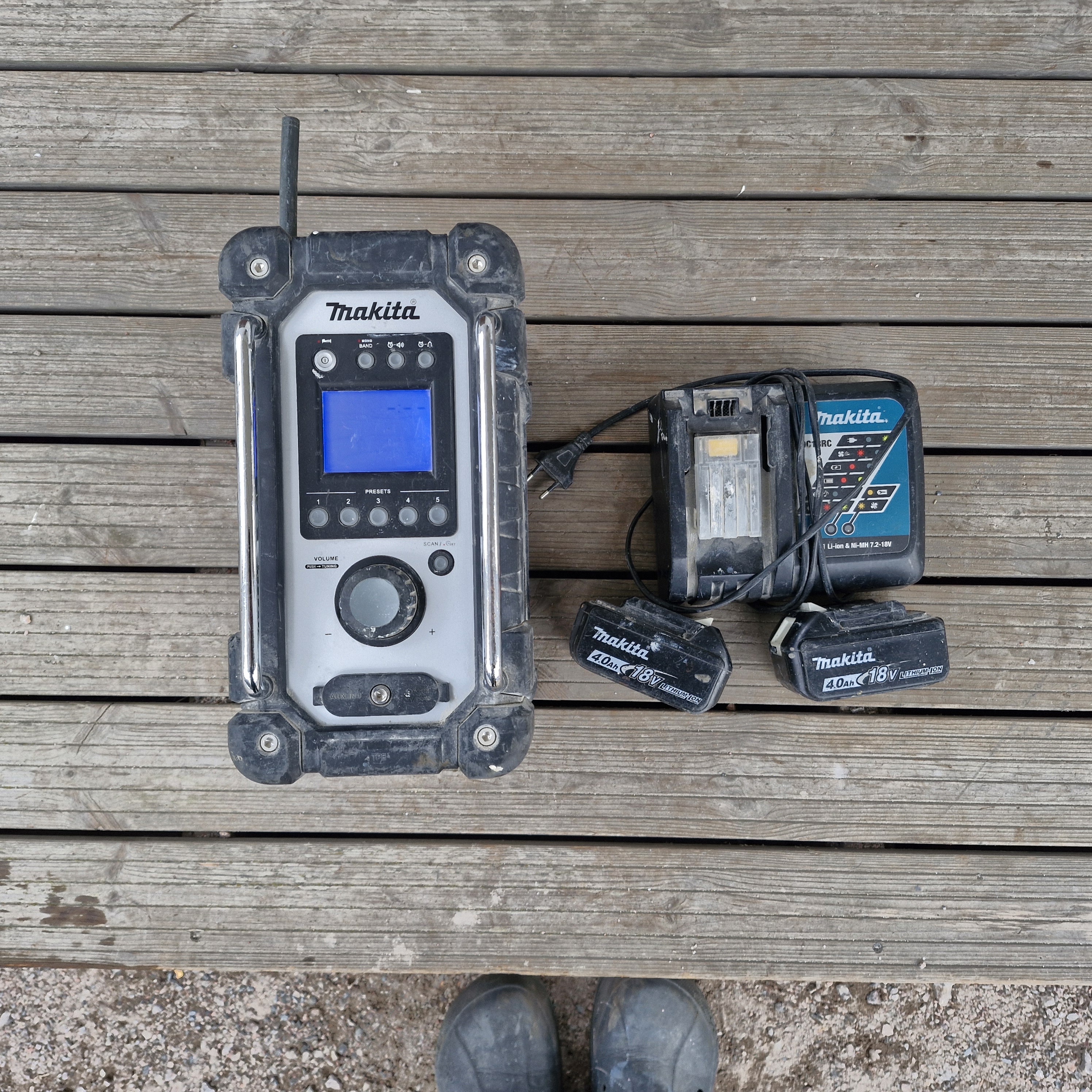 Makita akku työmaaradio dmr102