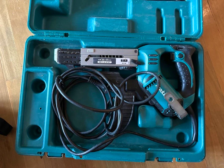 Makita 6842jx skruvautomat 25-55 mm