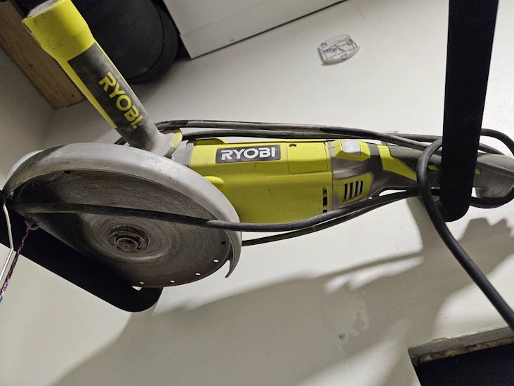 Ryobi 230mm kulmahiomakone