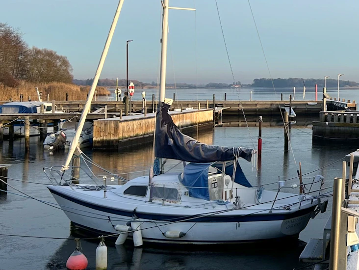 Sunwind 20 sejlbåd – klar til vintersejlads fra gershøj havn