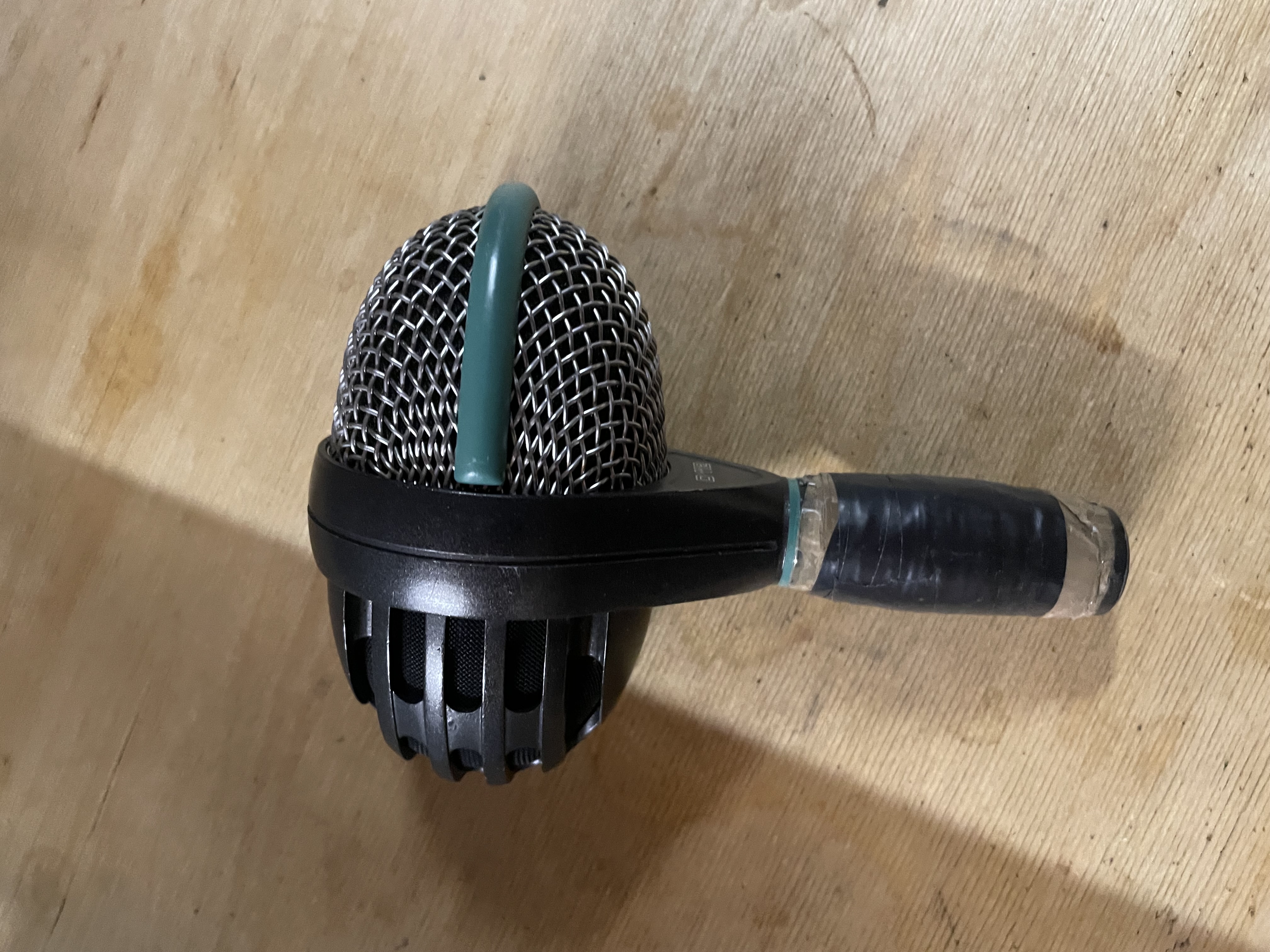 Akg d-112