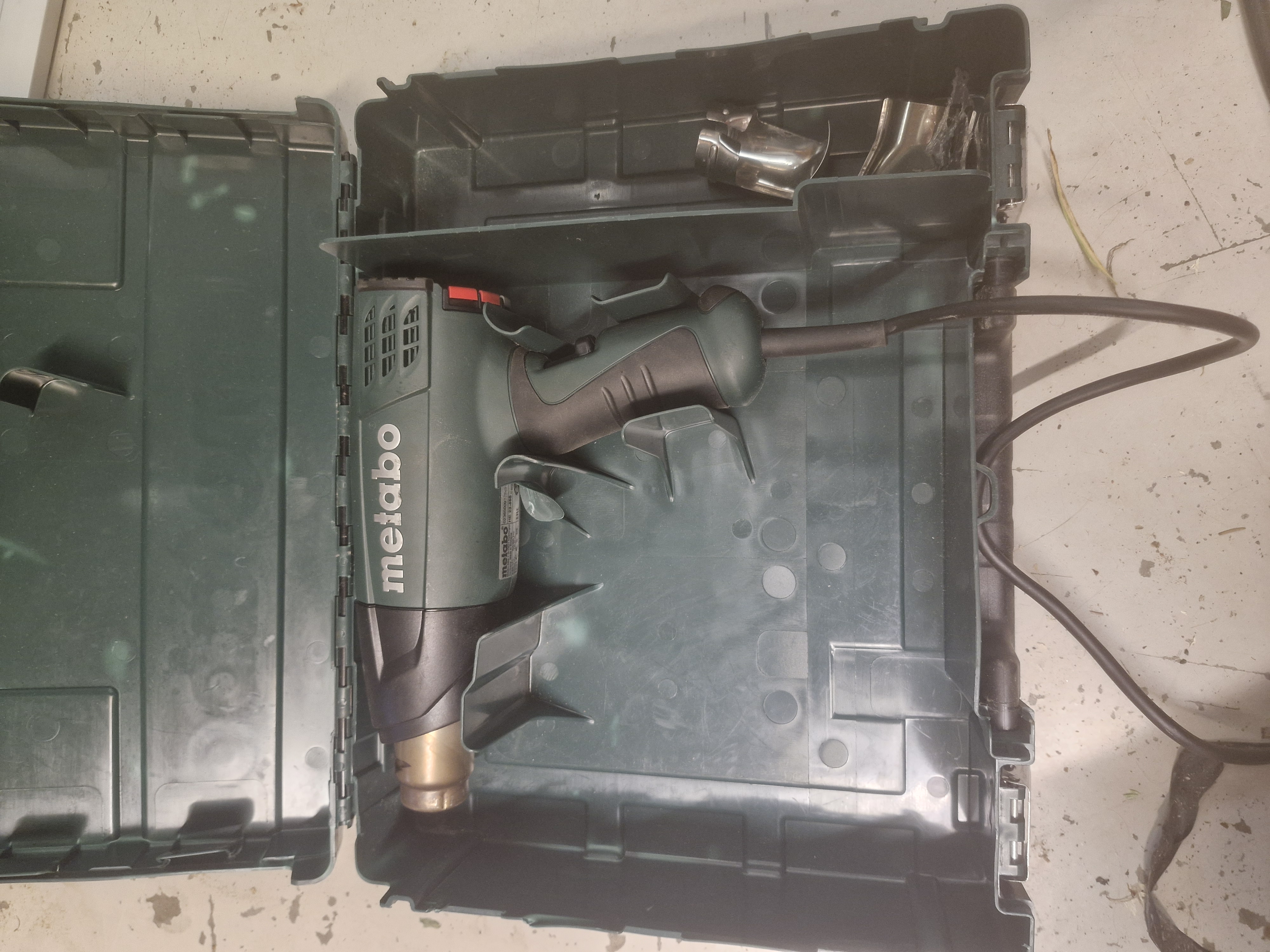 Varmluftspistol metabo och båtskrapa