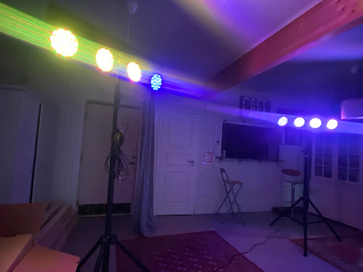 Biligt paketpris, ljud, ljus, och rökmaskin/såpbubbelmaskin