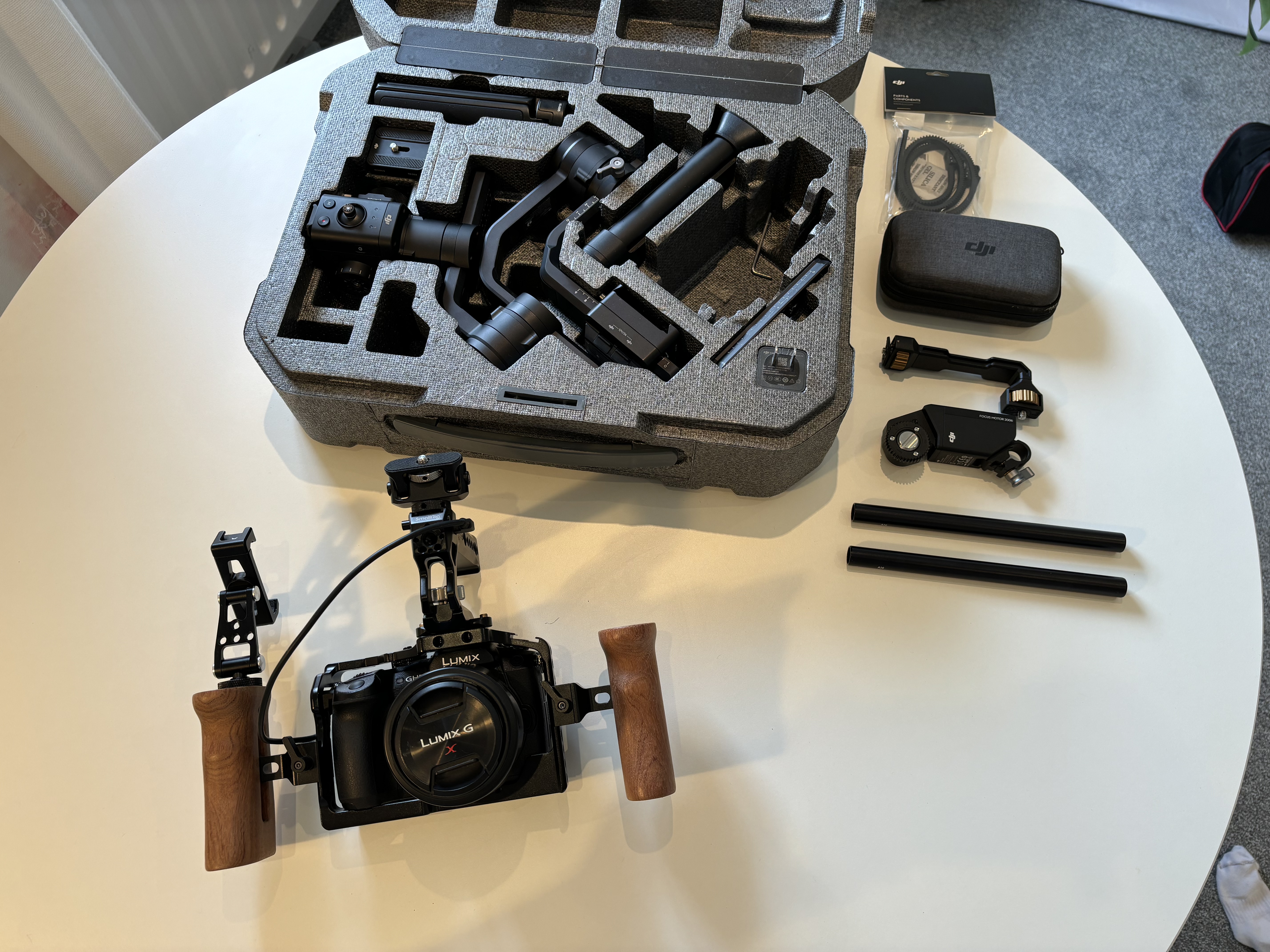 Camera(gh5), gimbal & tripod package with lens, full cage with handles, dji