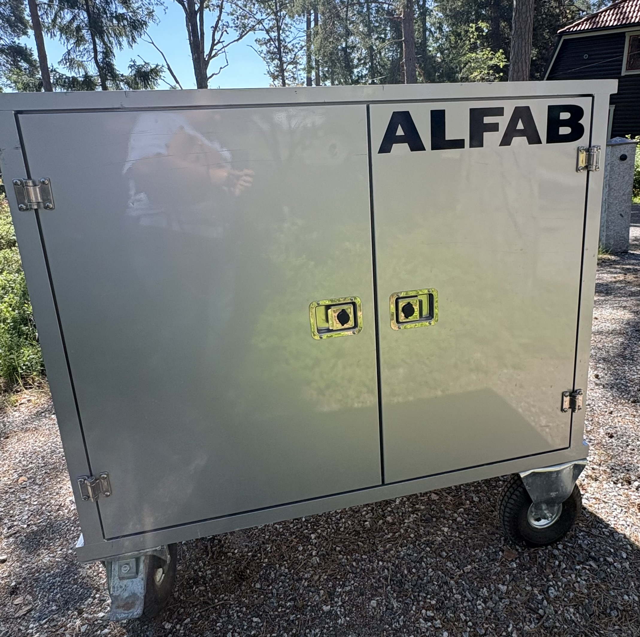 Tävlingsskåp alfab