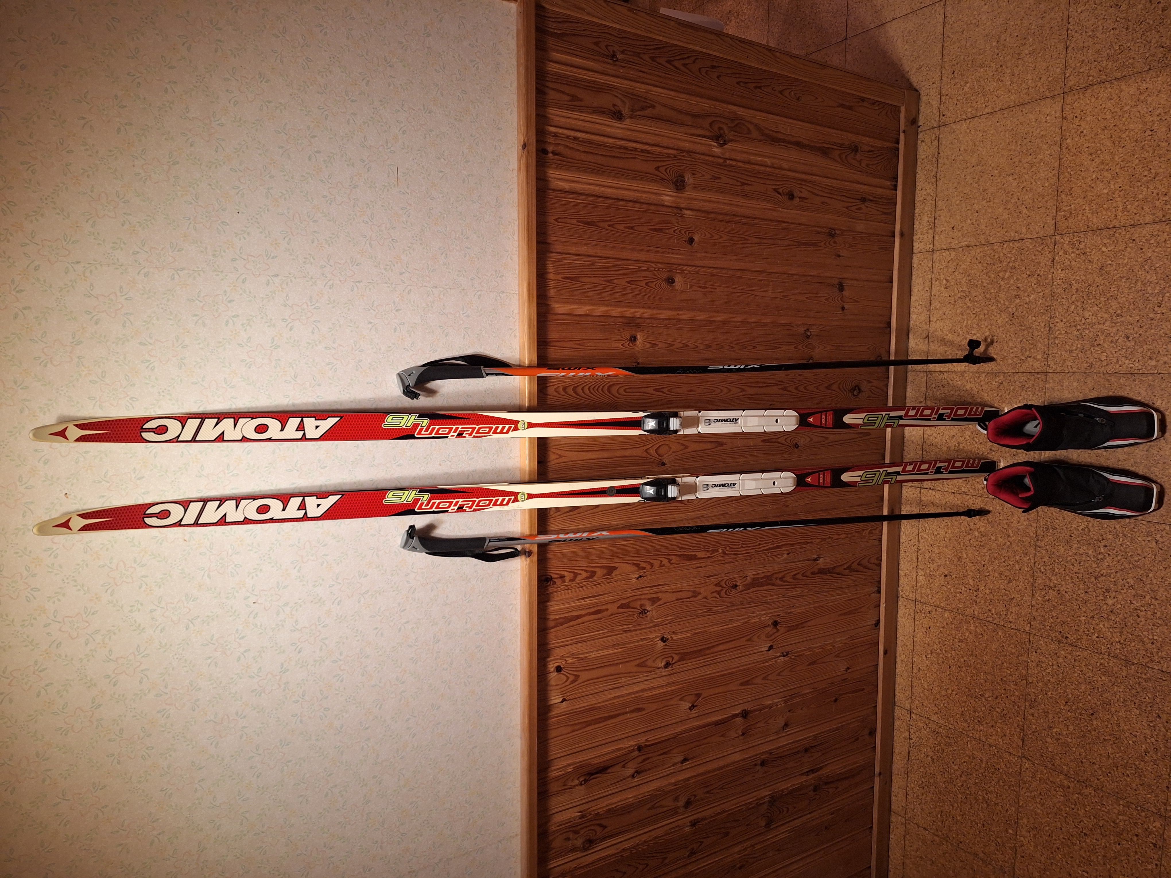 Längdskidor 193cm, pjäxor(strl 43) och stavar