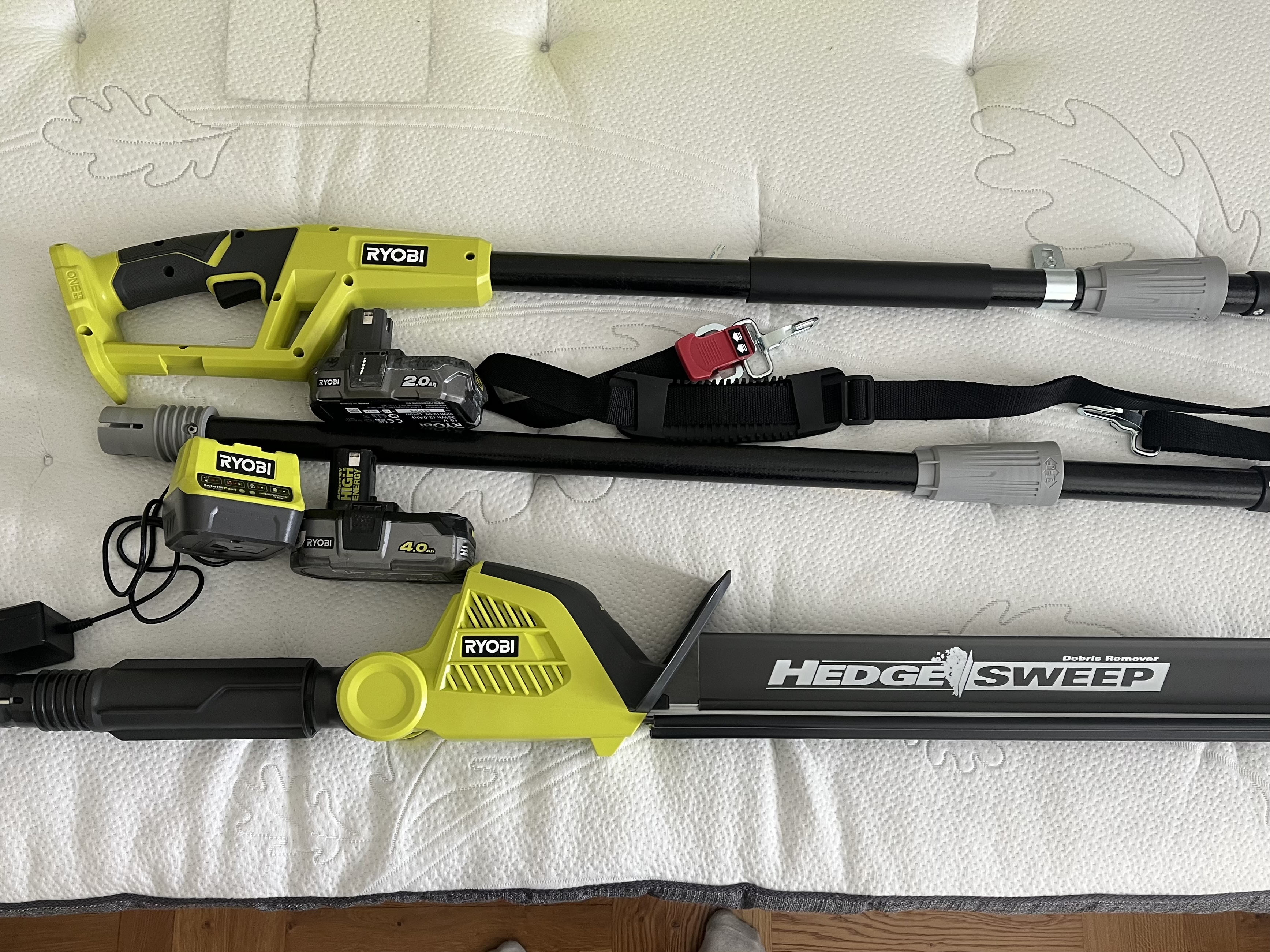 Ryobi batteridriven häcksax med förlängare 