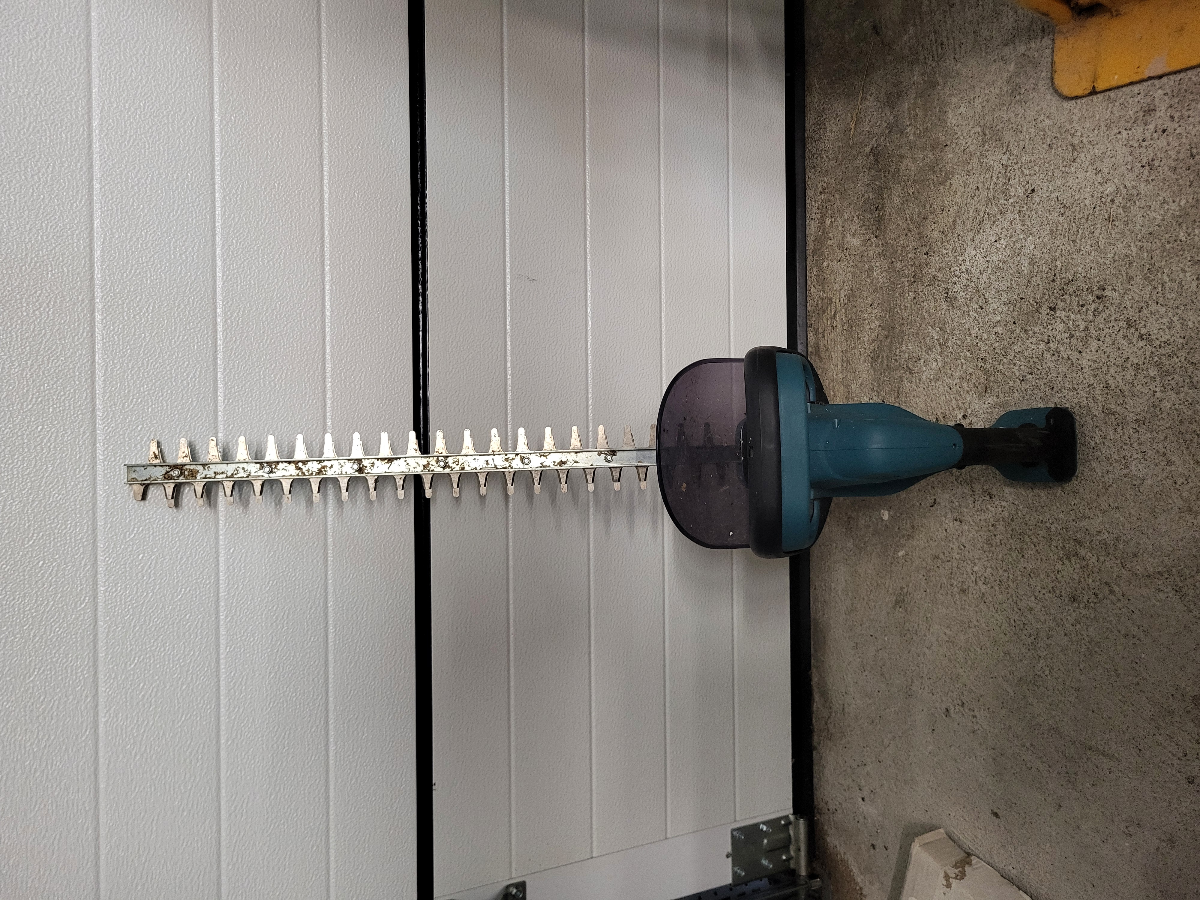 Makita batteridriven häcksax