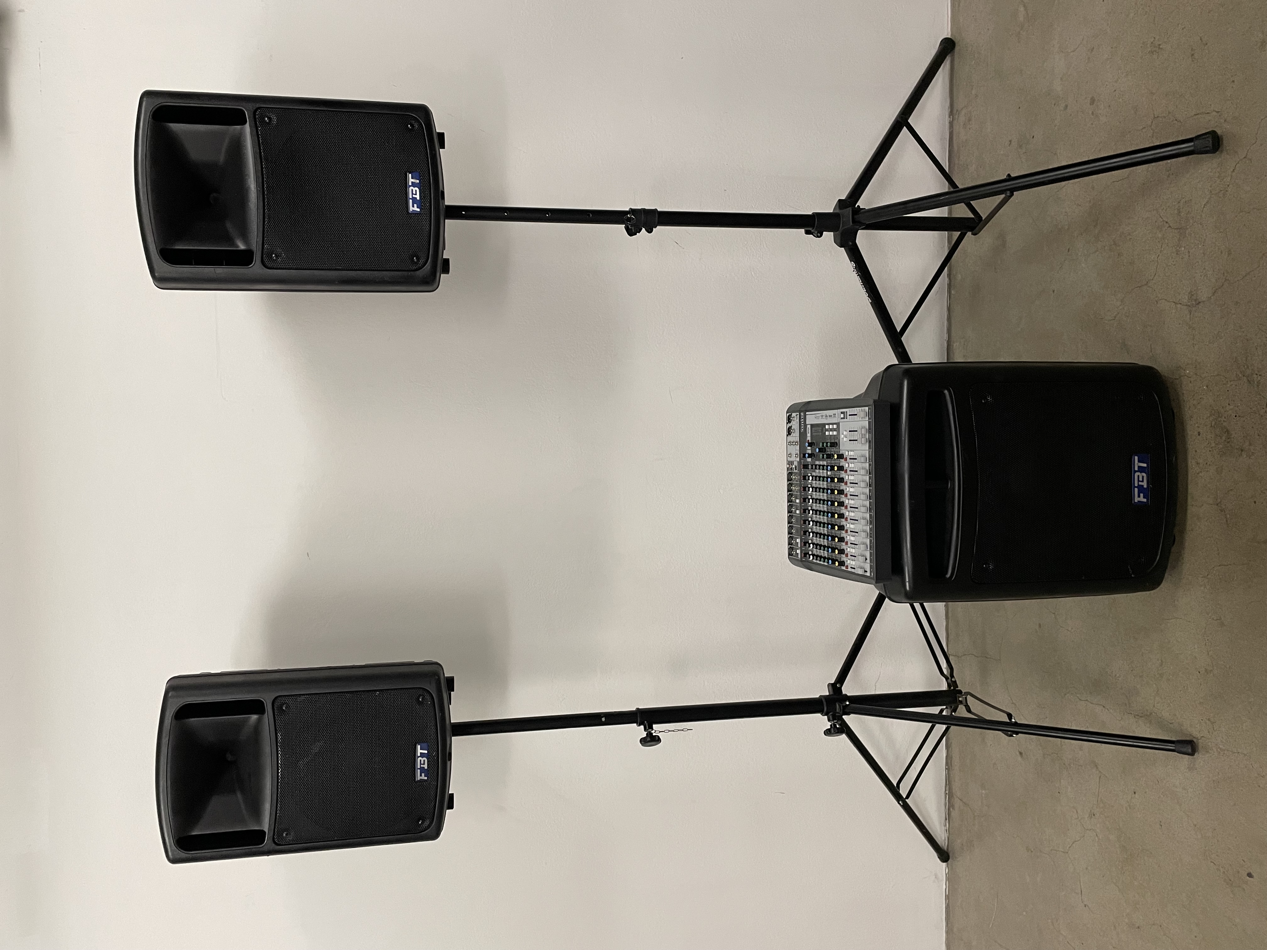 Fbt pa system with subwoofer with soundcraft mixer + 2 mic