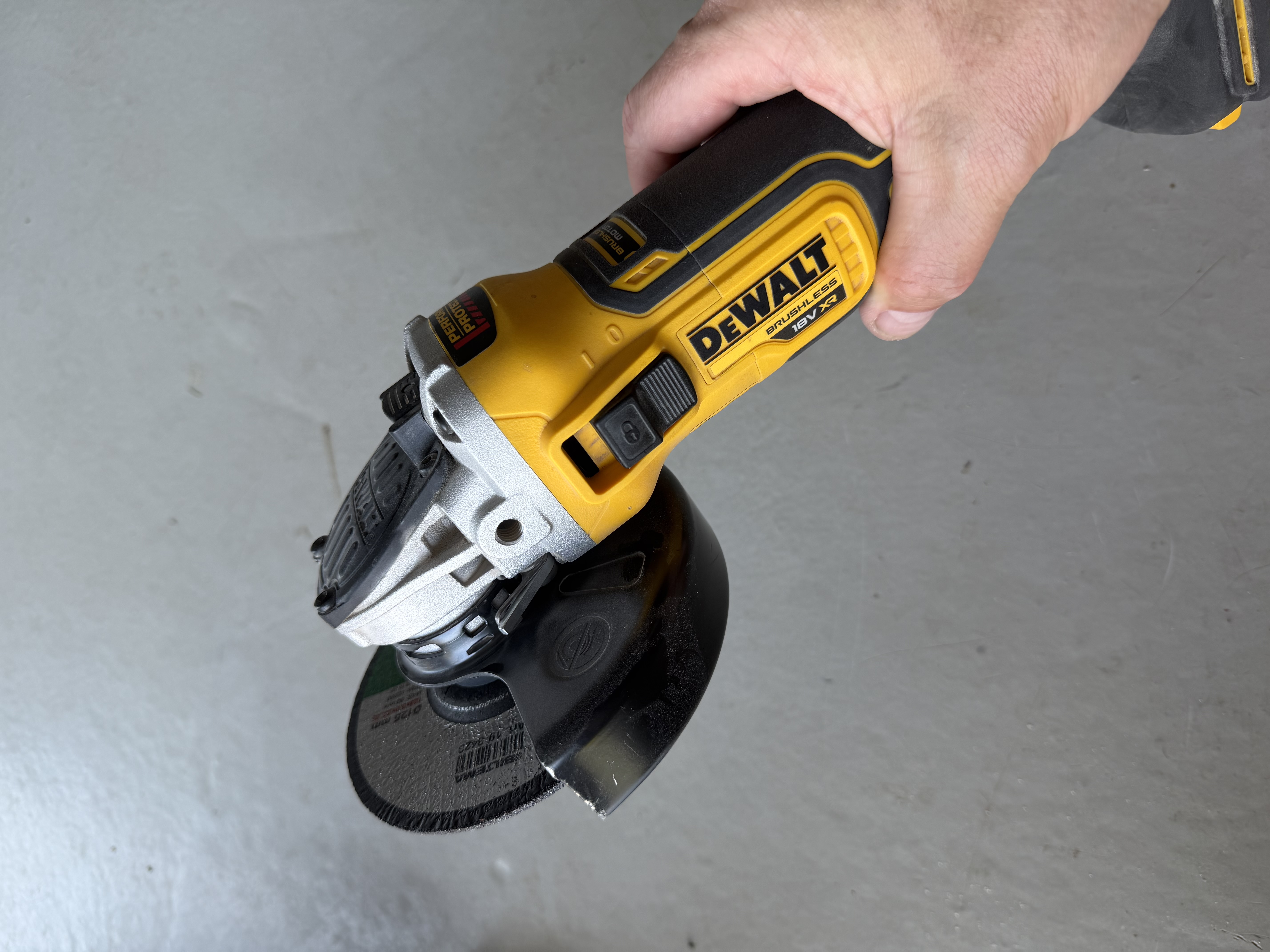 Proff dewalt batteridrevet vinkelsliper.