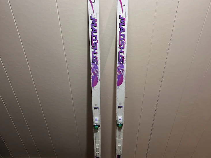 For heights 5’6”-5’7”, cross country skis.