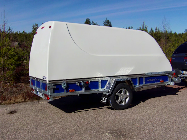 Lastat släp för uppkörning av be och b96