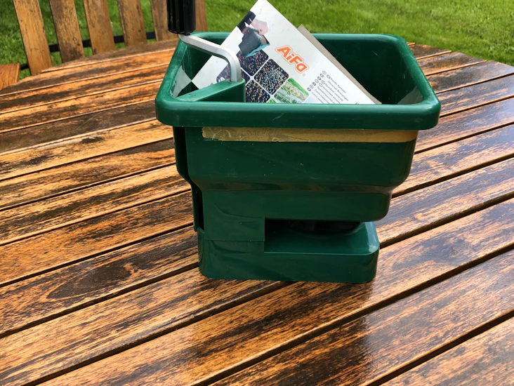 Gräsfröspridare eller gödningsspridare