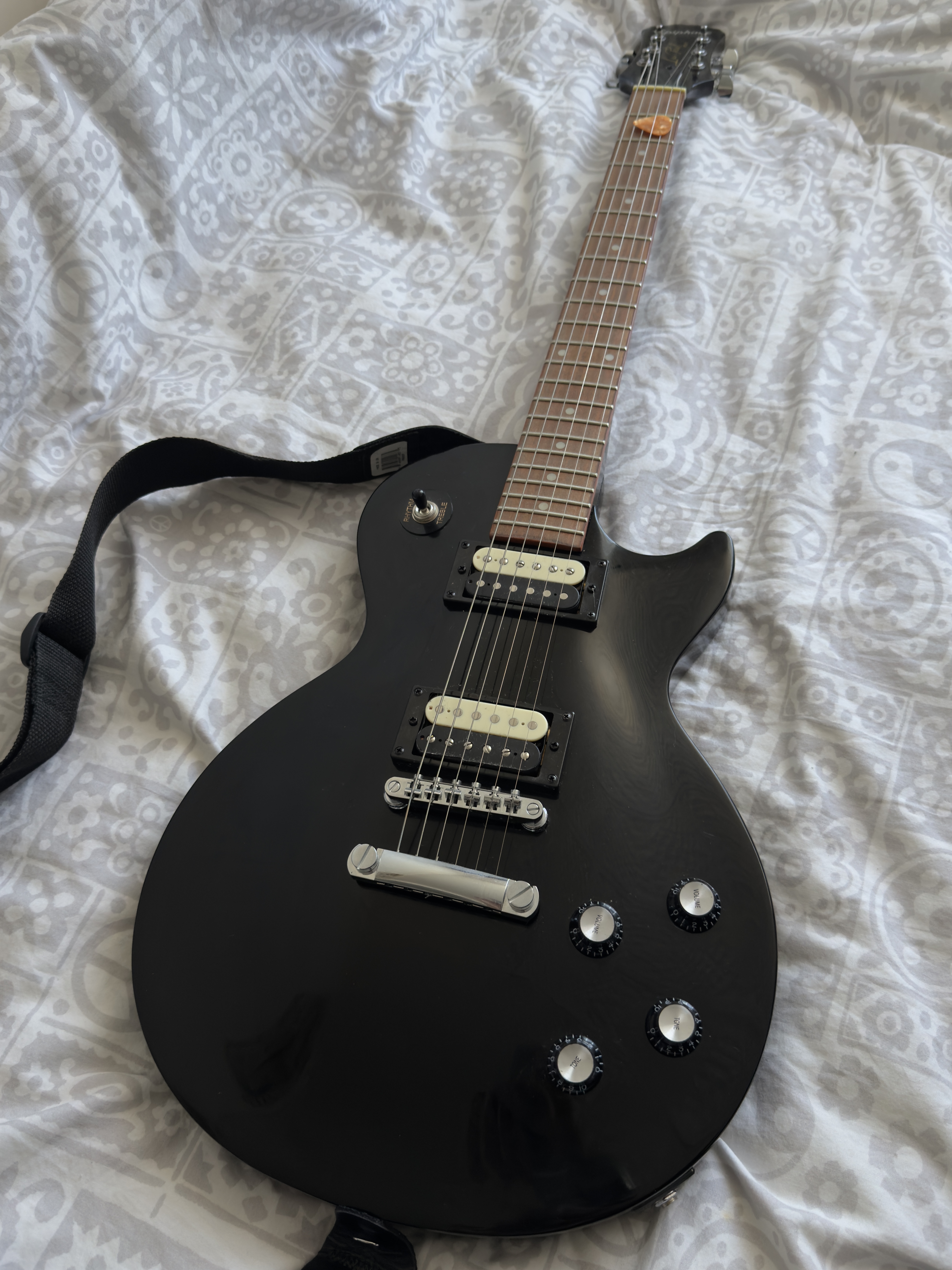 Epiphone les paul studio e1 – includes bag & stand