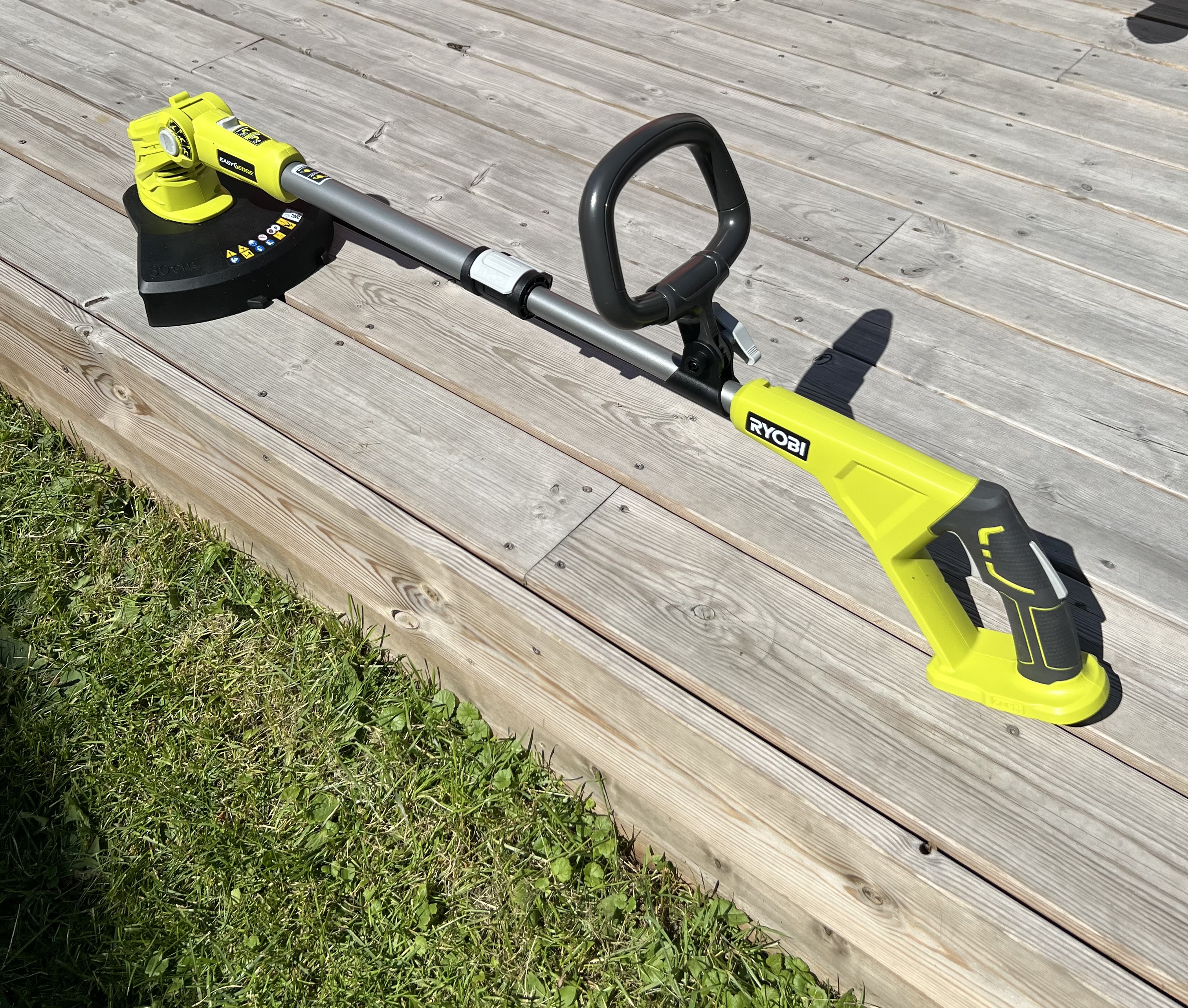Ryobi akkukäyttöinen siimaleikkuri