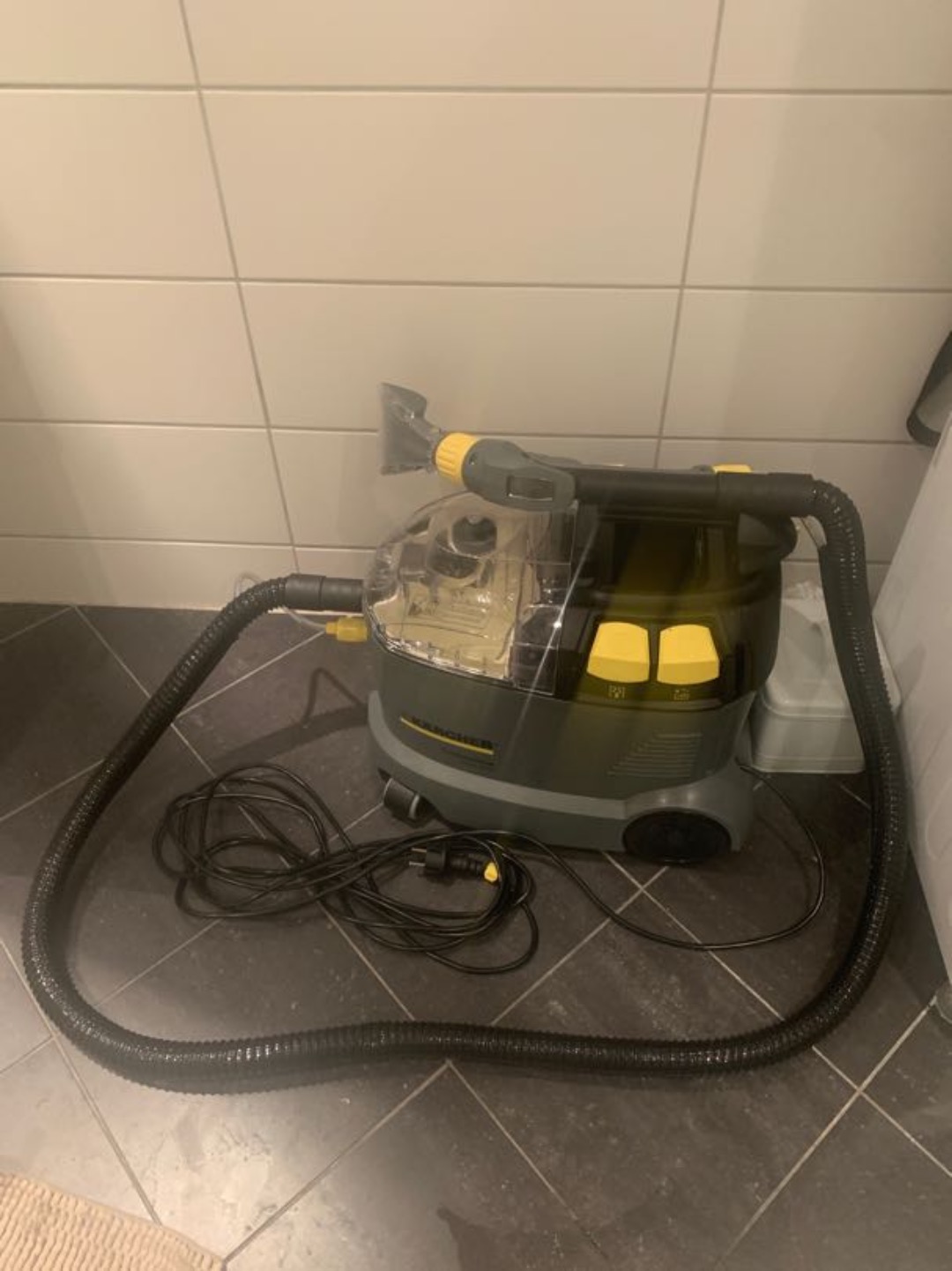 Helt ny!kärcher puzzi 8/1 c 