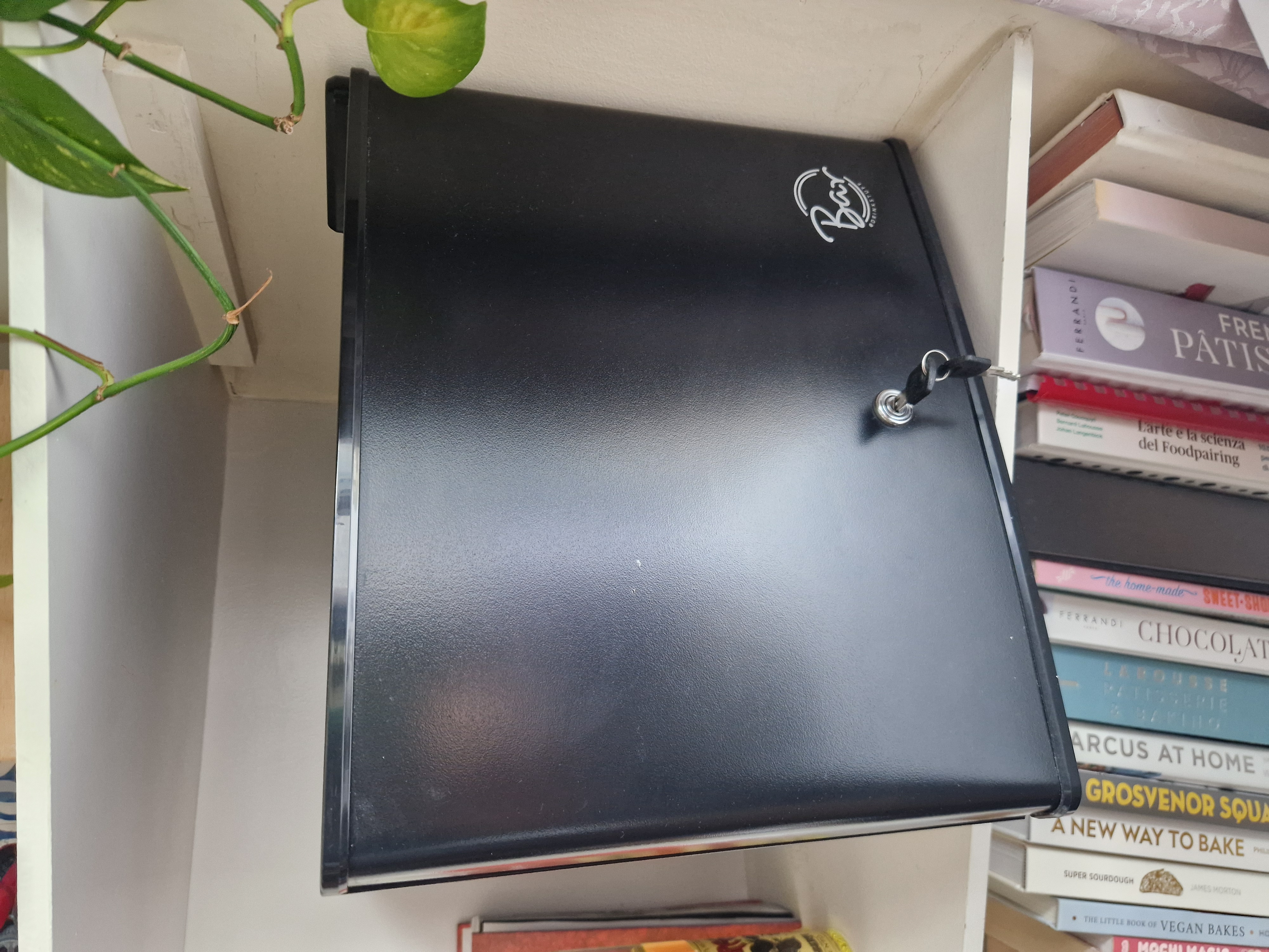 Mini bar fridge 17l
