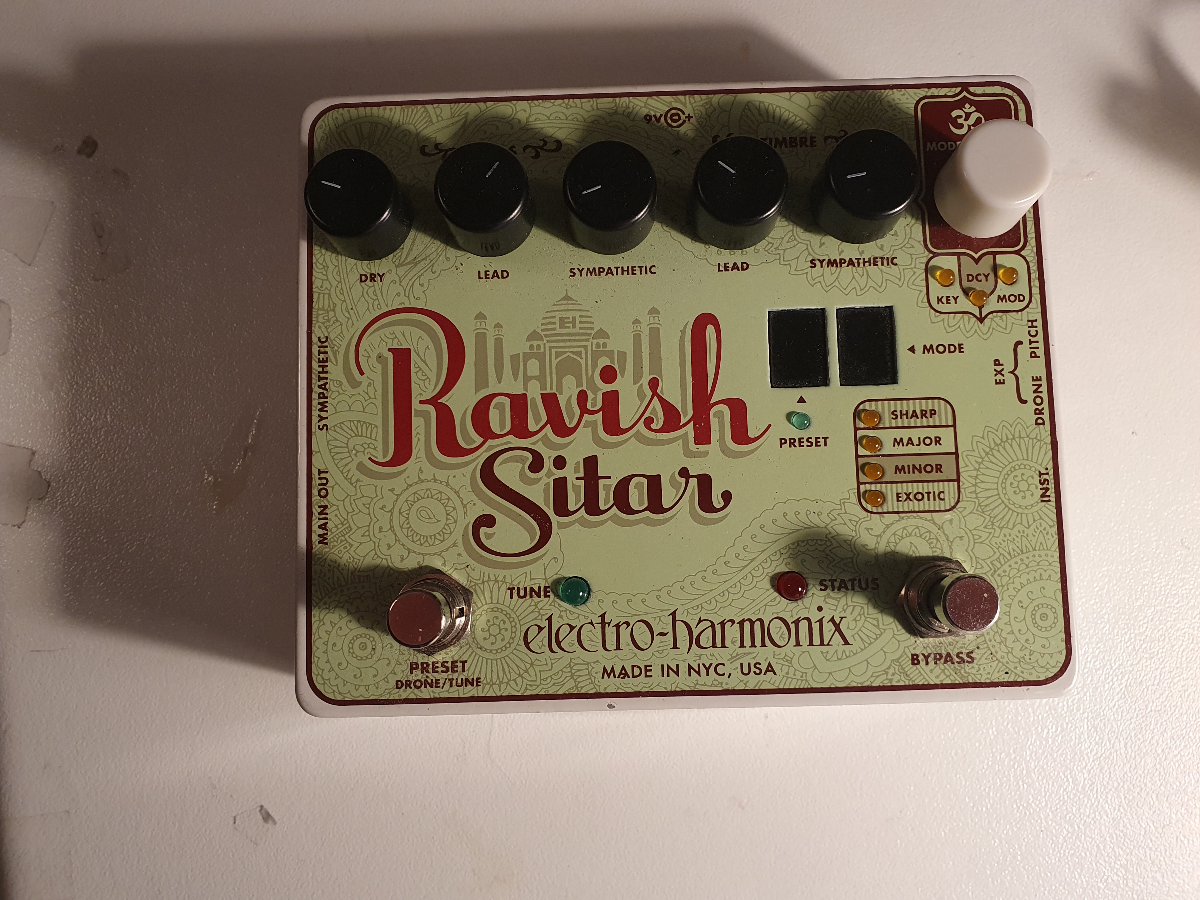 Electro-harmonix ravish sitar