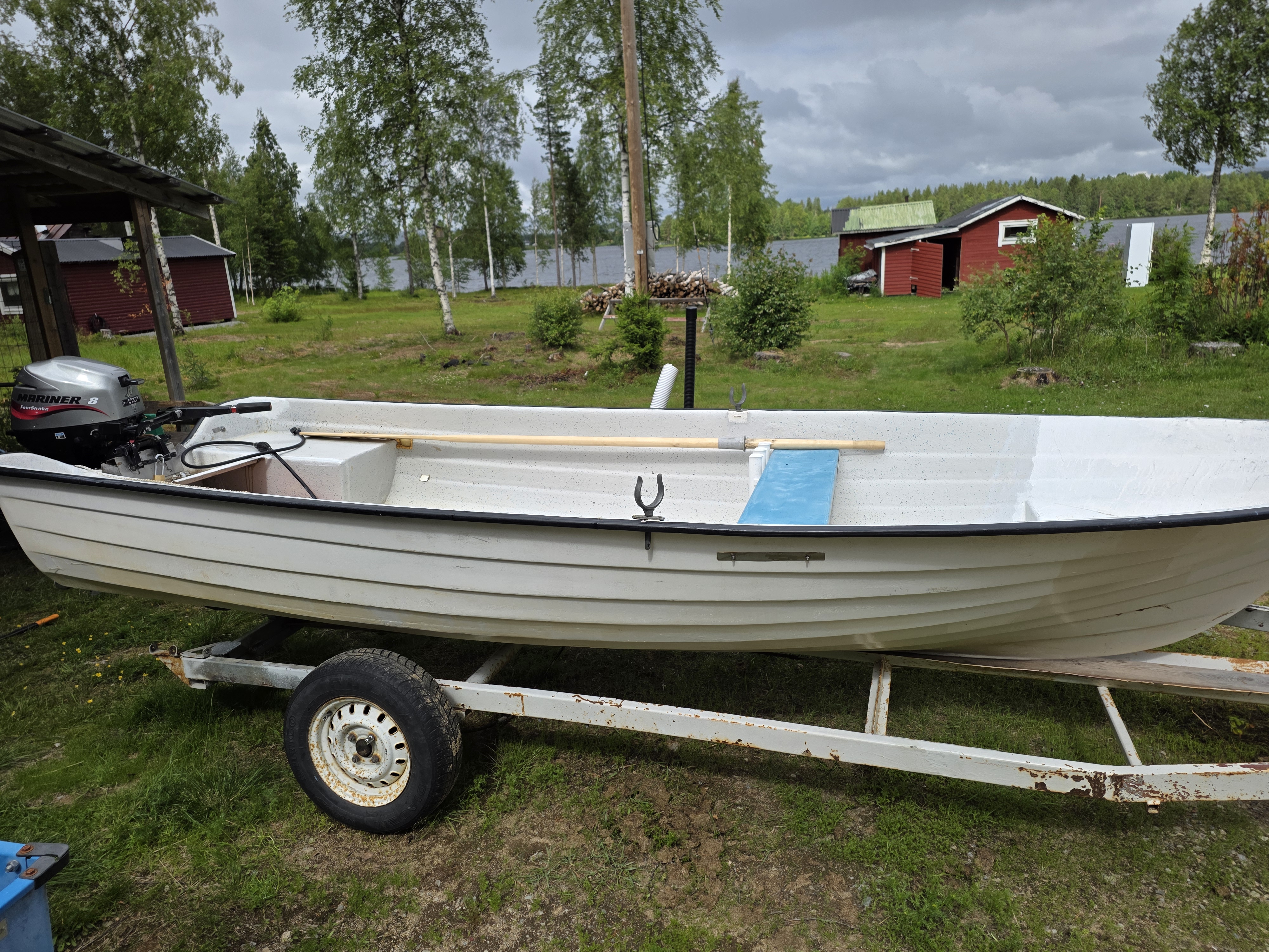 Båt med 8hk 4takt 
