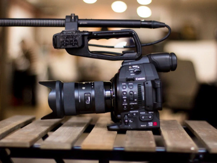 Canon c100 mkii + monitor smallhd 502