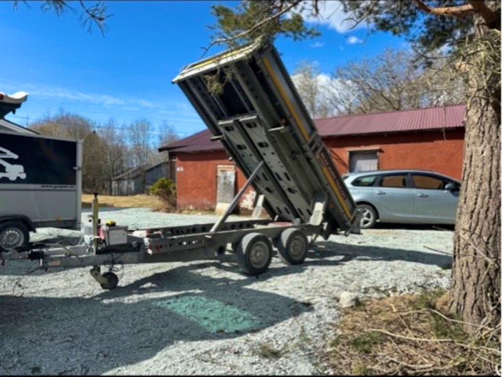 Tipp henger med elektrisk hydrulisk tip