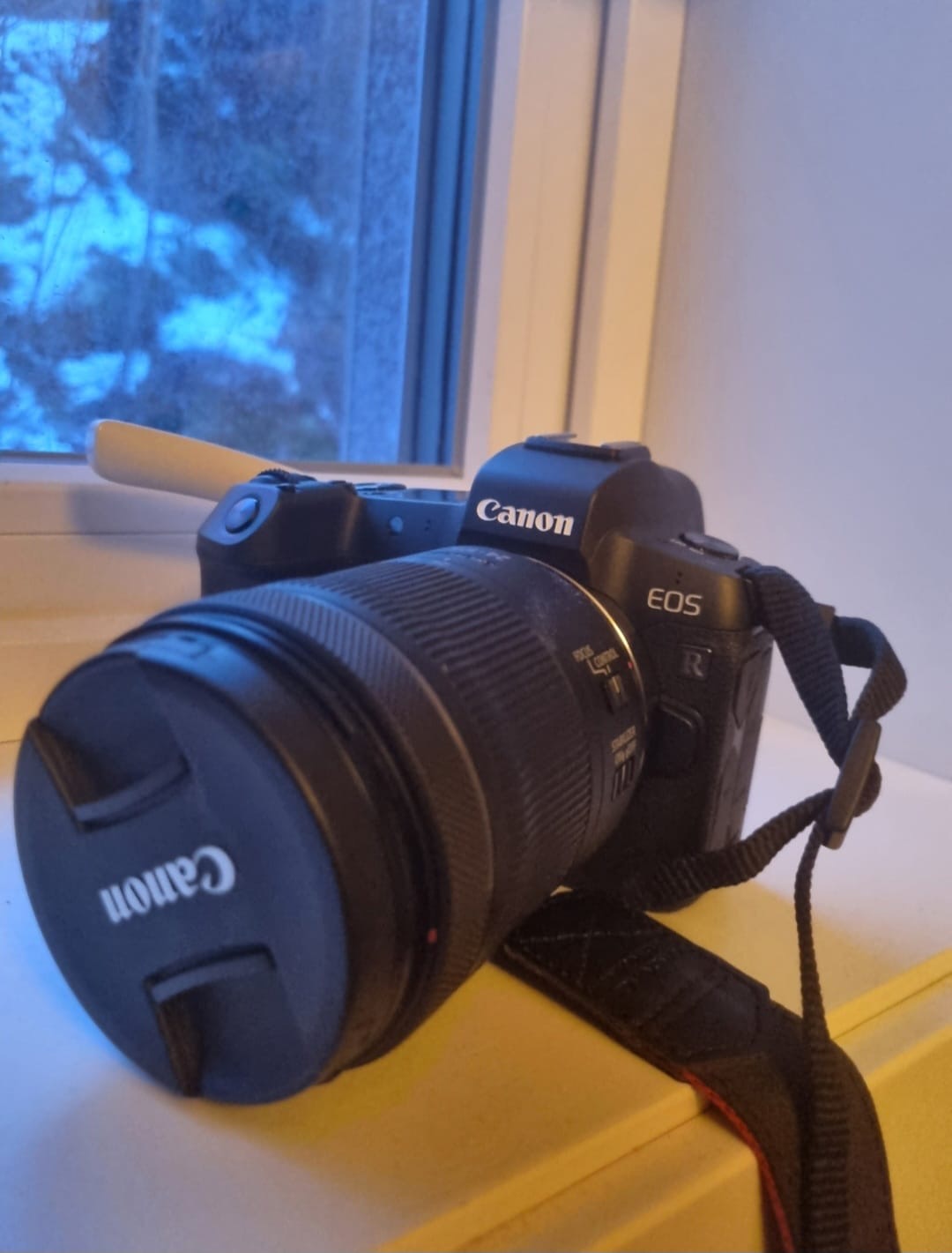 Canon r with 24-105mm lens and extra battery pack