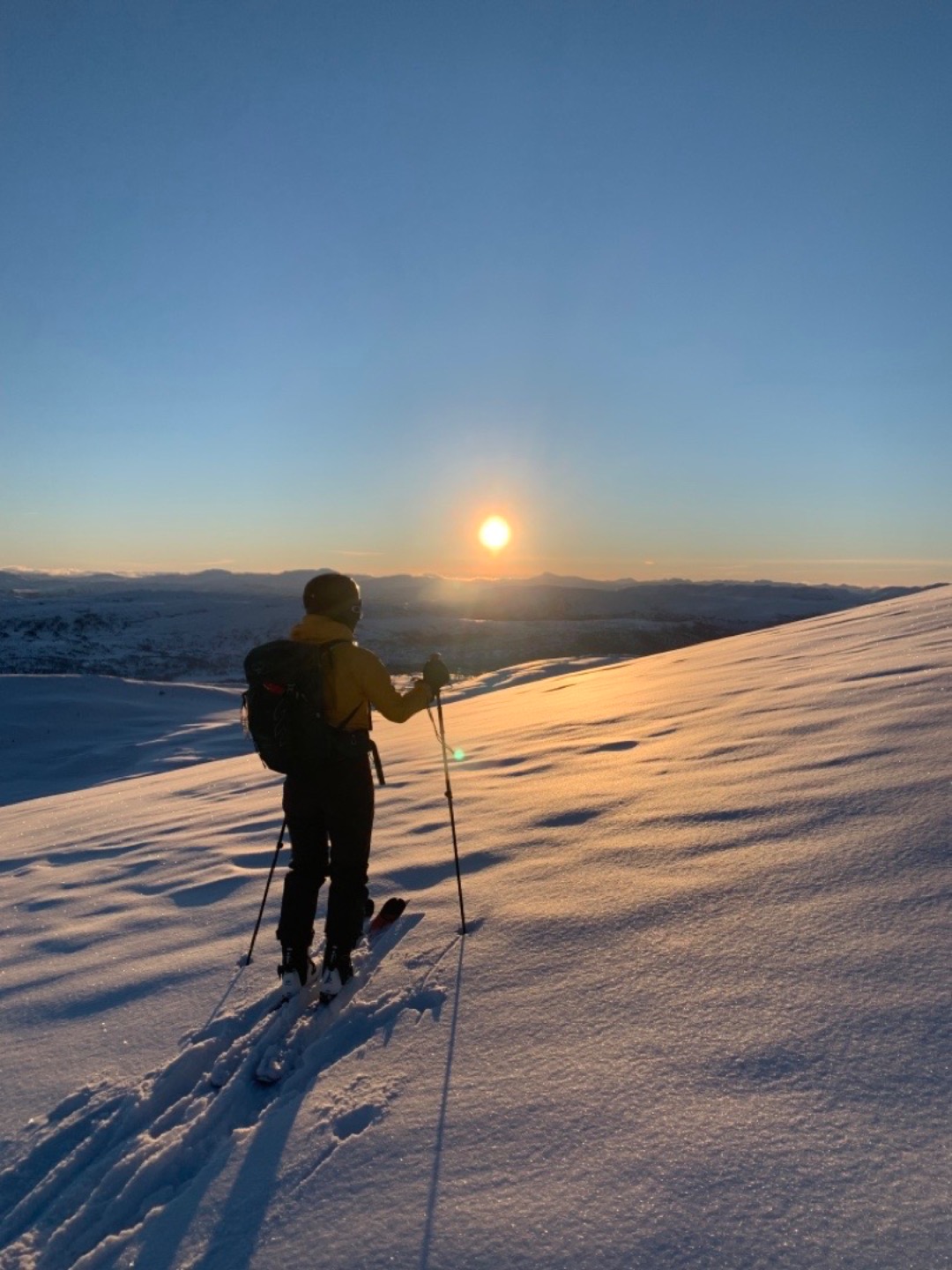 Toppturutstyr fra 2022 leies ut, dame