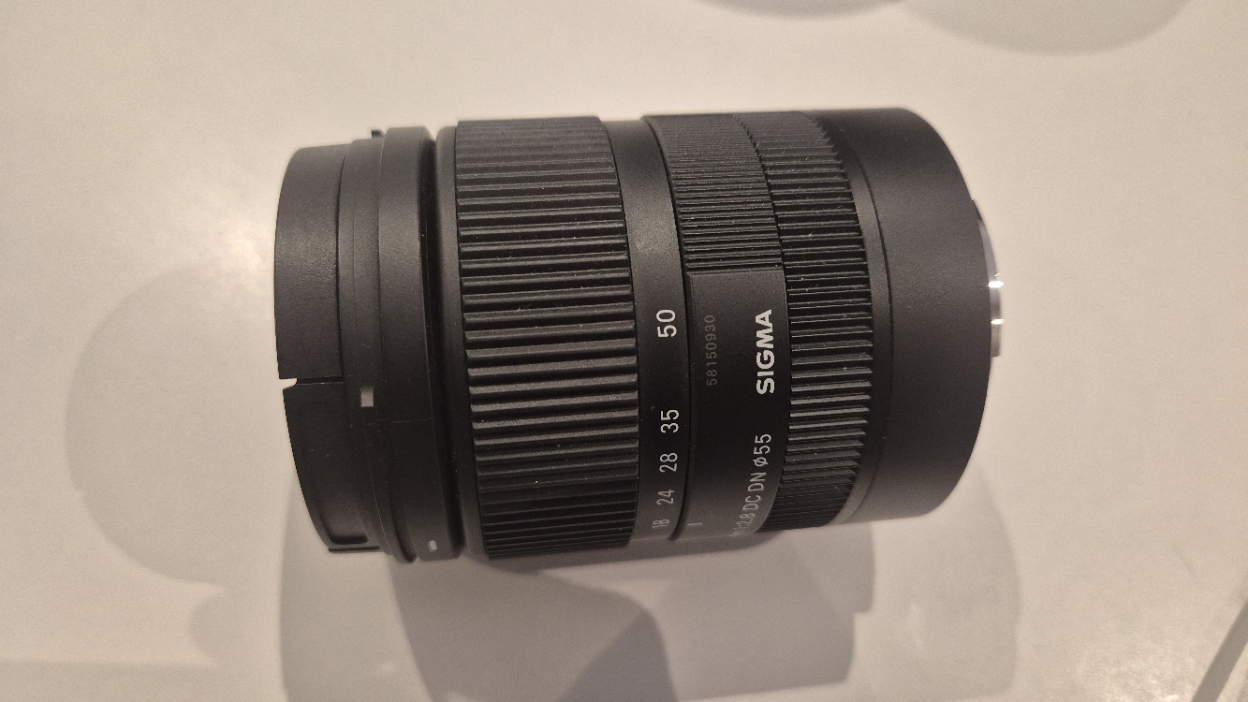 Sigma 18–50mm f/2.8 dc dn – lyssterkt og kompakt allround‑objektiv