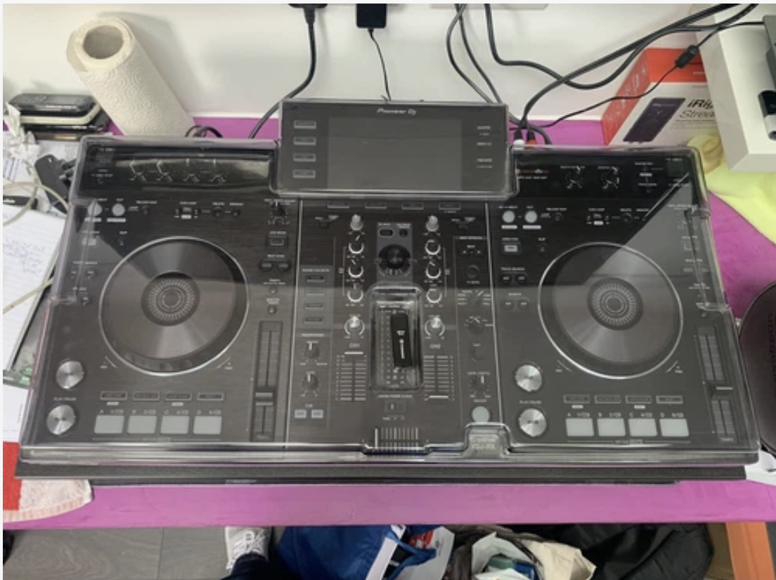 Pioneer xdj-rx all in one rekordbox double deck controller