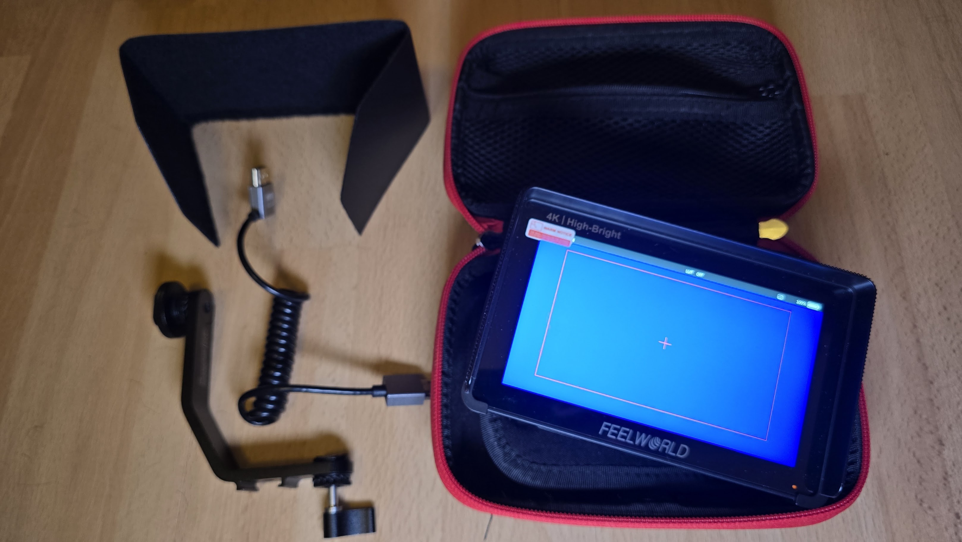 Feelworld f5 pro x 1600nits camera monitor