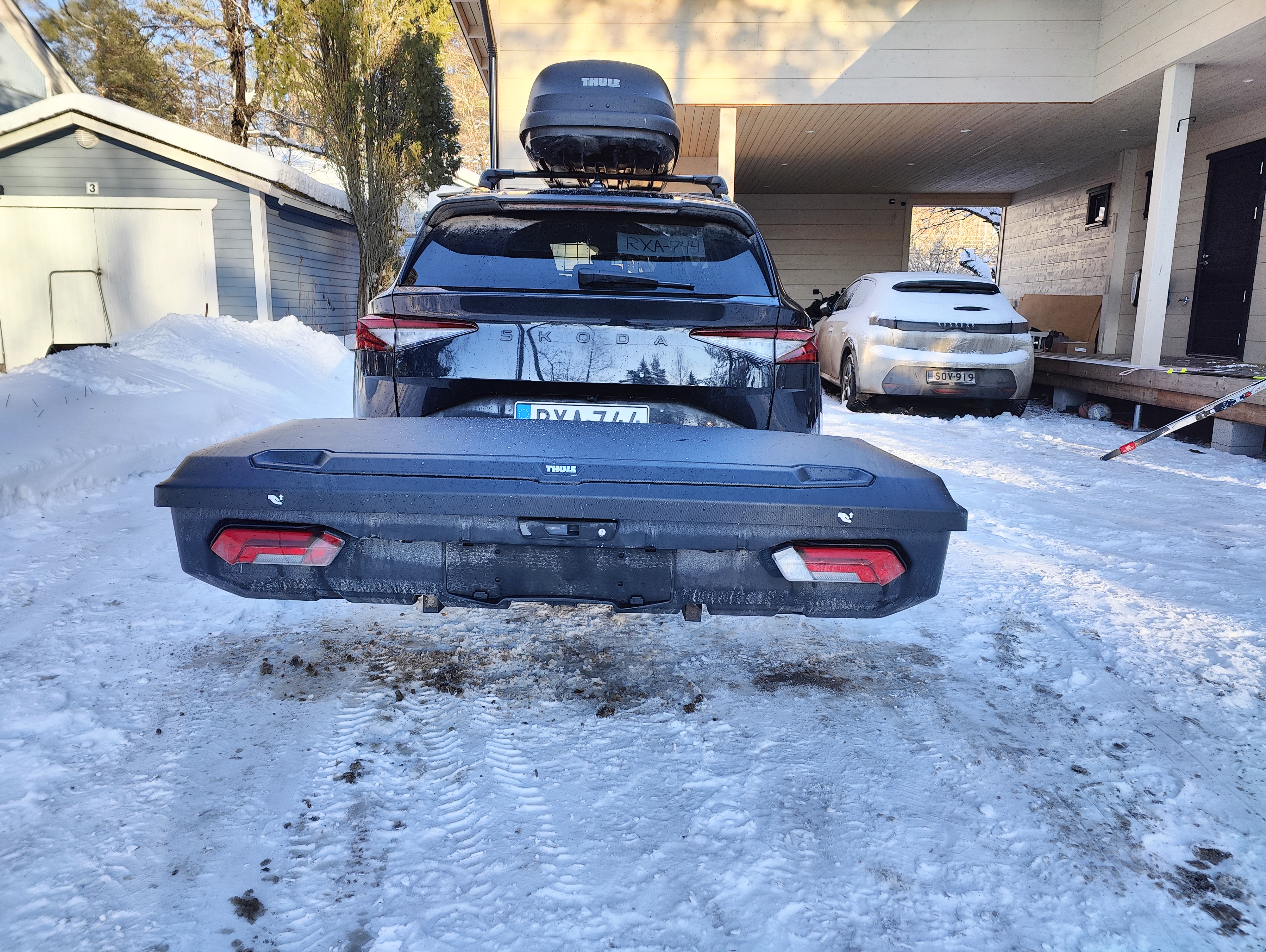 Thule arcos xl 9066 vetokoukkuun kiinnitettävä kuljetuslaatikko