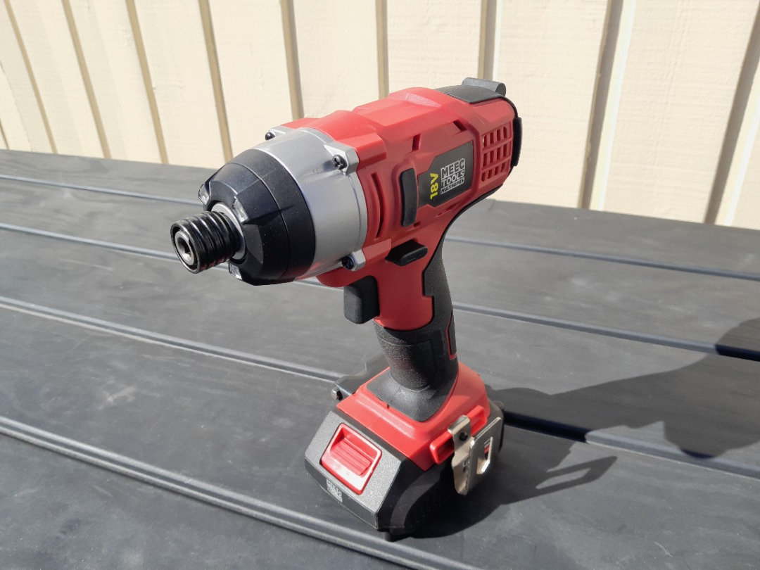 Batteridrevet slagskrutrekker