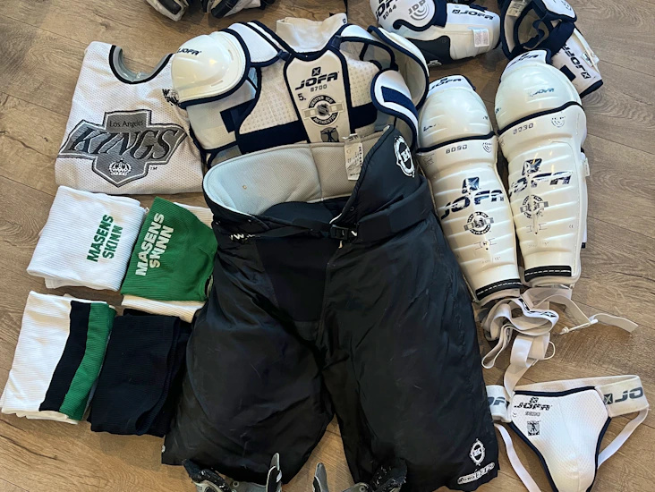 Komplett hockeyutrustning, jofa