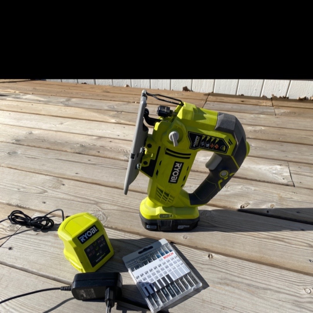 Batteridriven sticksåg ryobi