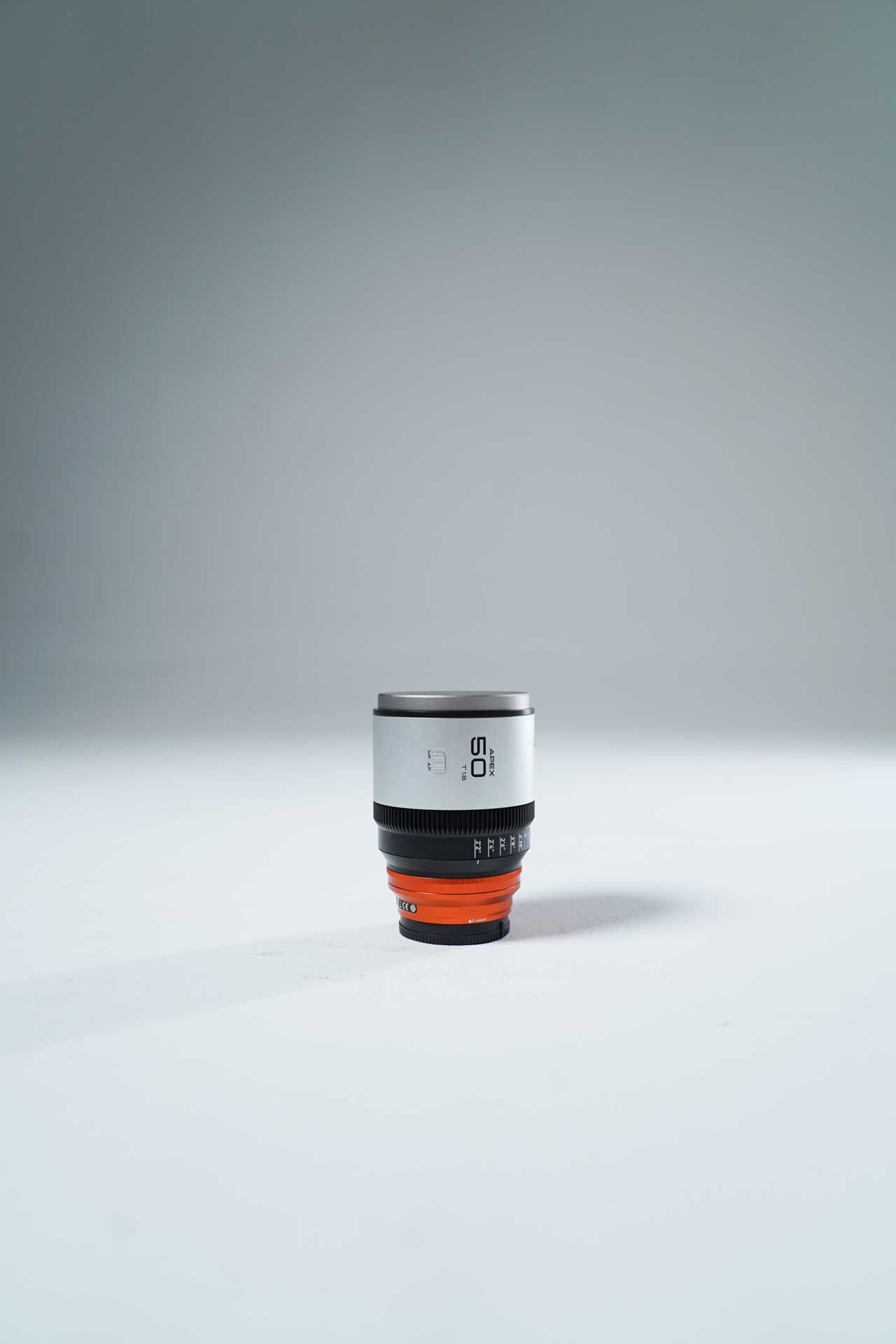 Apex 50mm t1.8 1.33x s35 auto-focus anamorphic lens