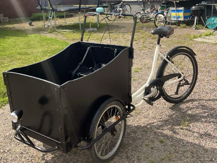 Ladcykel/cargobike close to metro