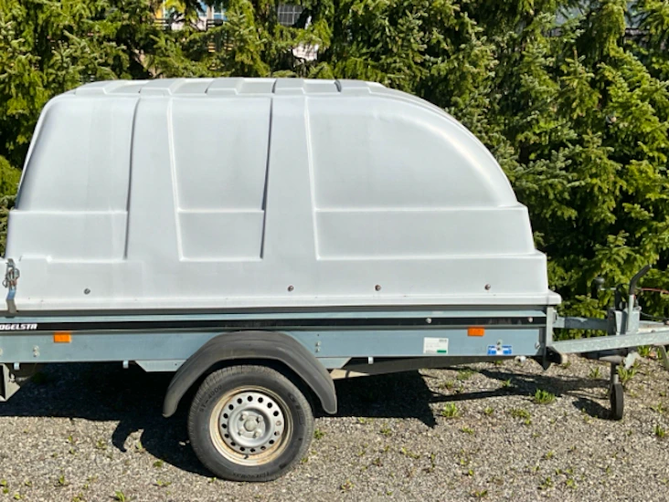 Fogelsta släpvagn med kåpa l:2500 b:1250