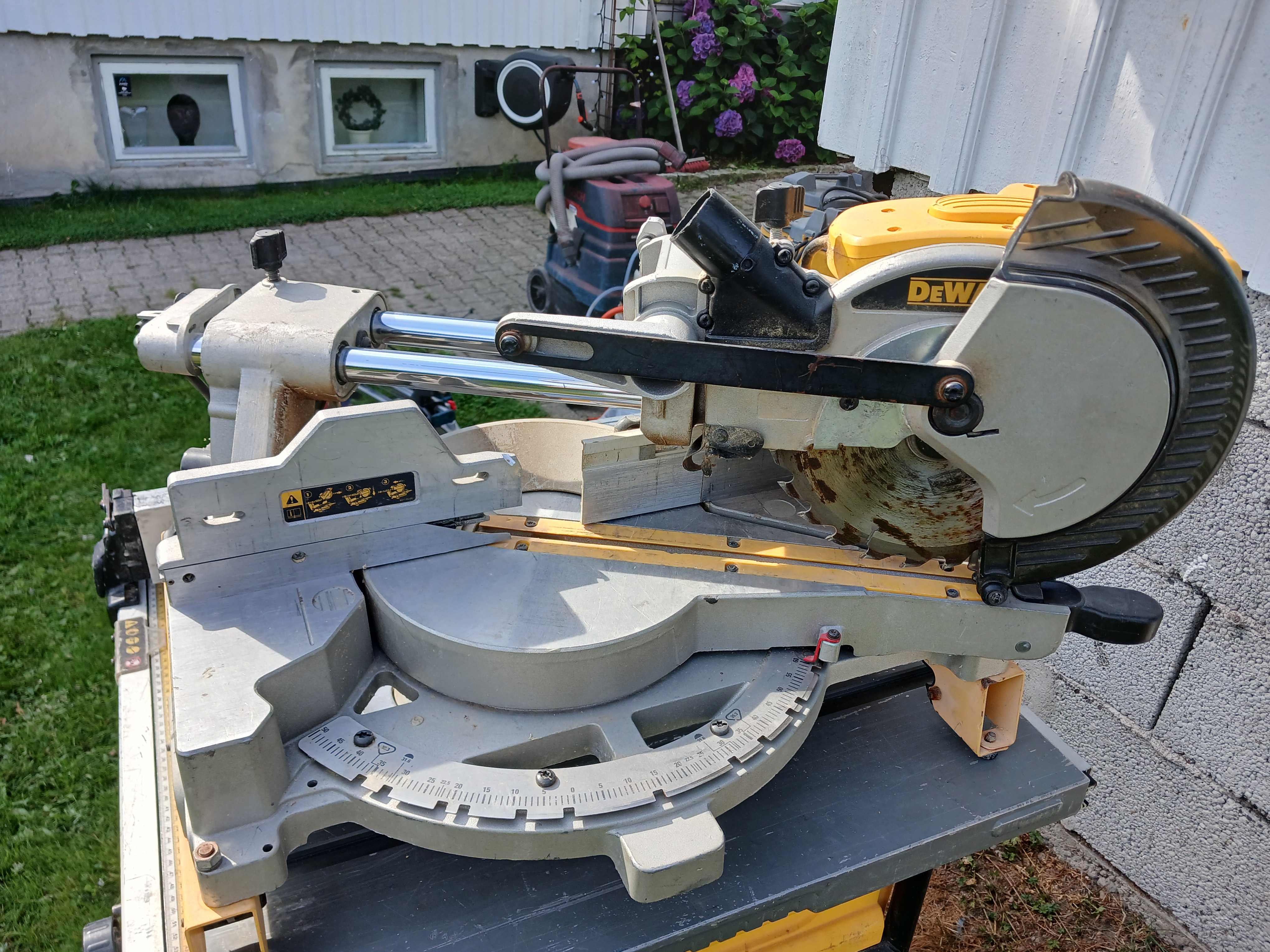 Dewalt dw712nqs