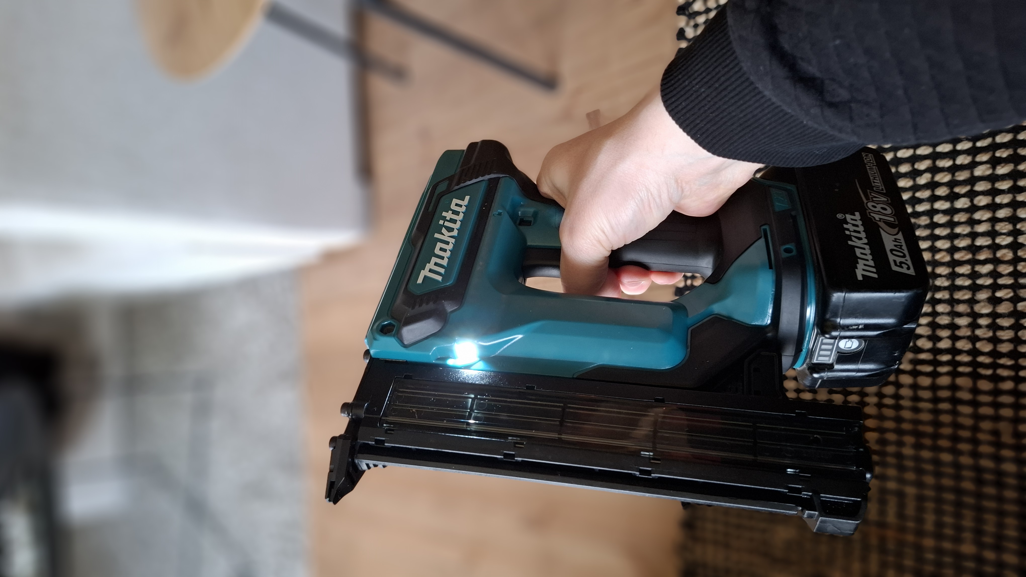 Makita akkuviimeistelynaulain dfn350