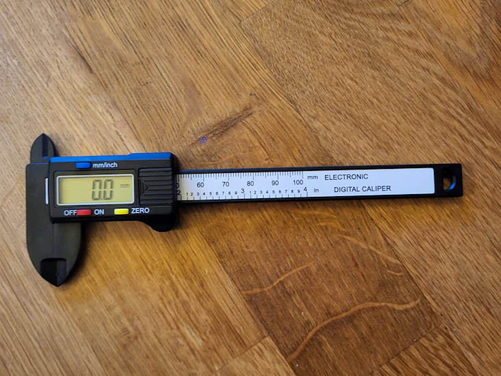 Digitale skyvelære / calipers 0–108 mm – presis måling