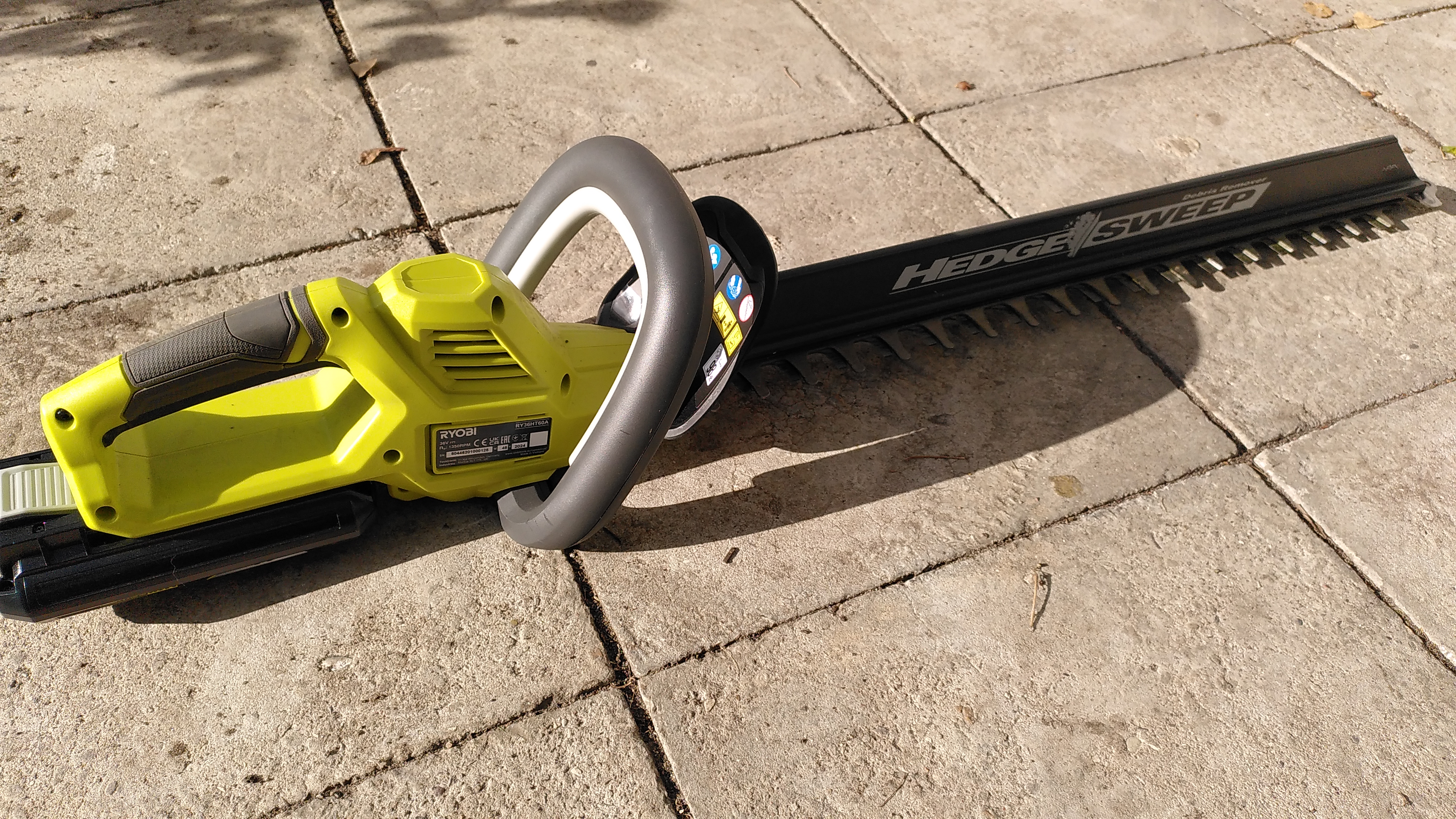 Extra kraftfull häcksax (36v) med 60cm blad