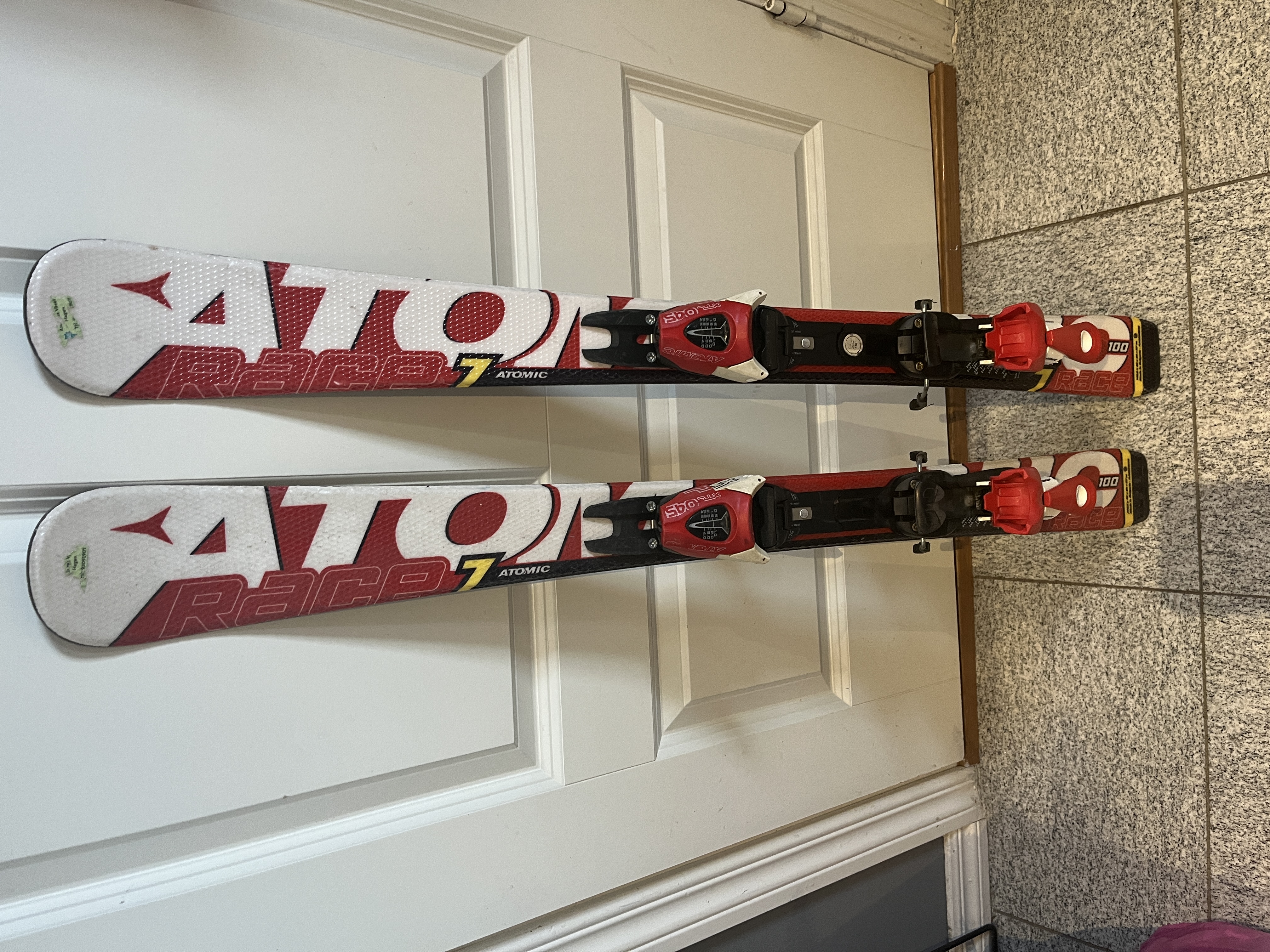 Atomic race slalomski