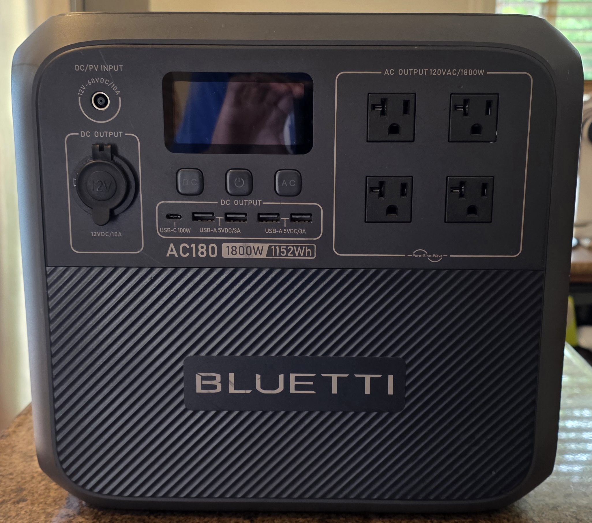 Bluetti ac180 portable power station 1800w (2700w peak)
