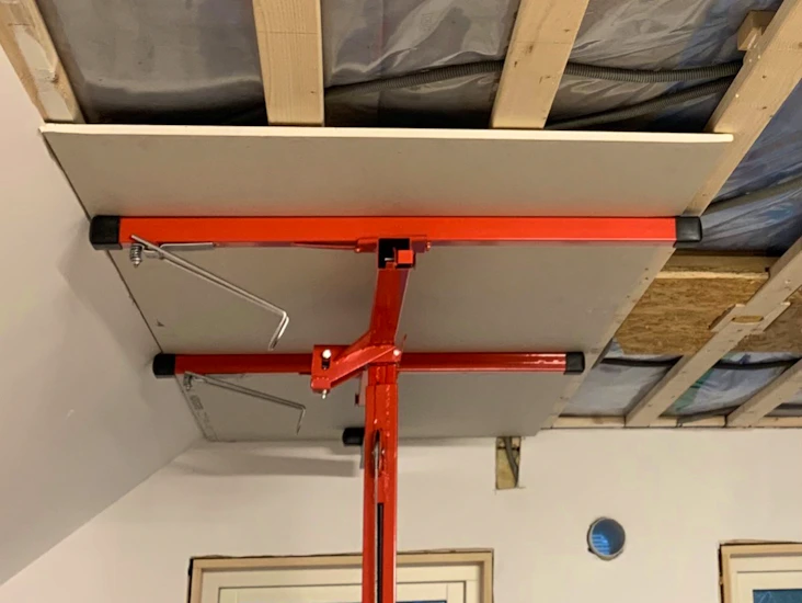 Skivhiss för enkelt skivsättande i tak