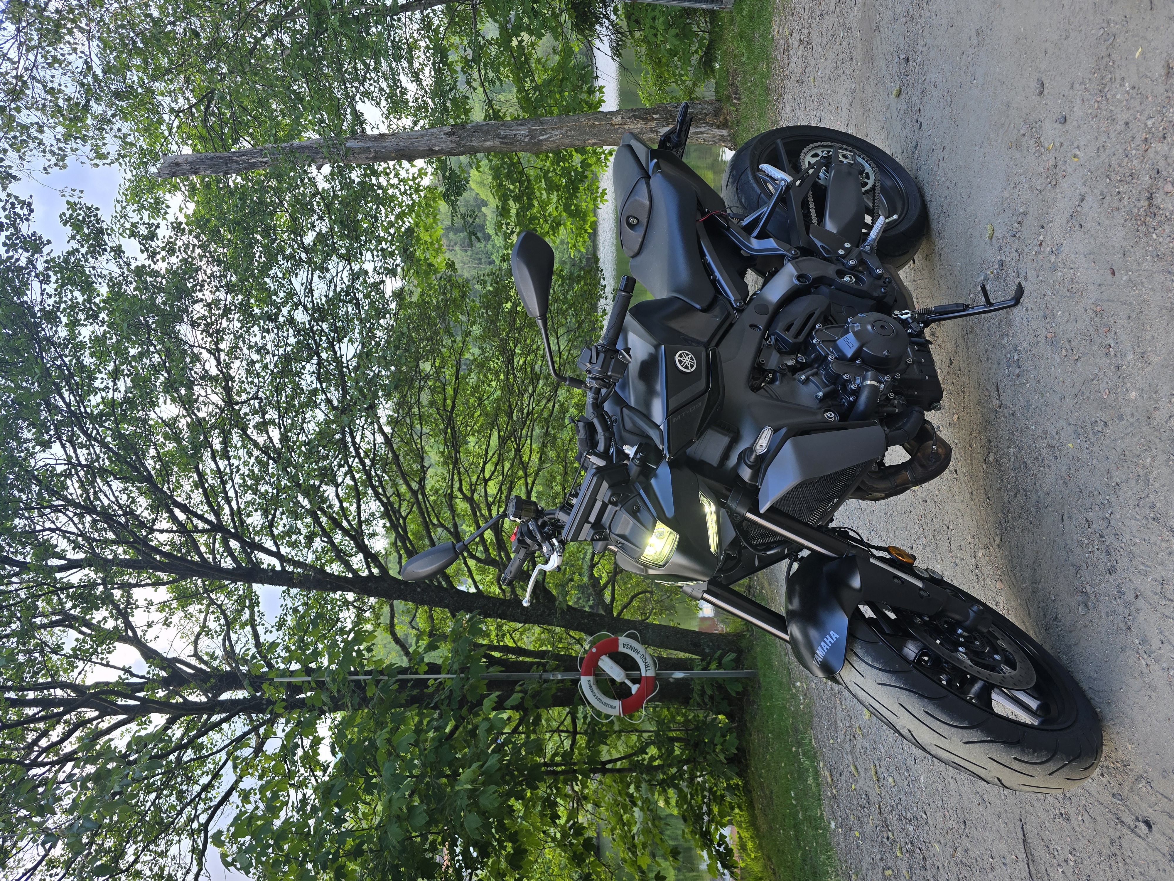 Yamaha mt-09 y-amt 2024