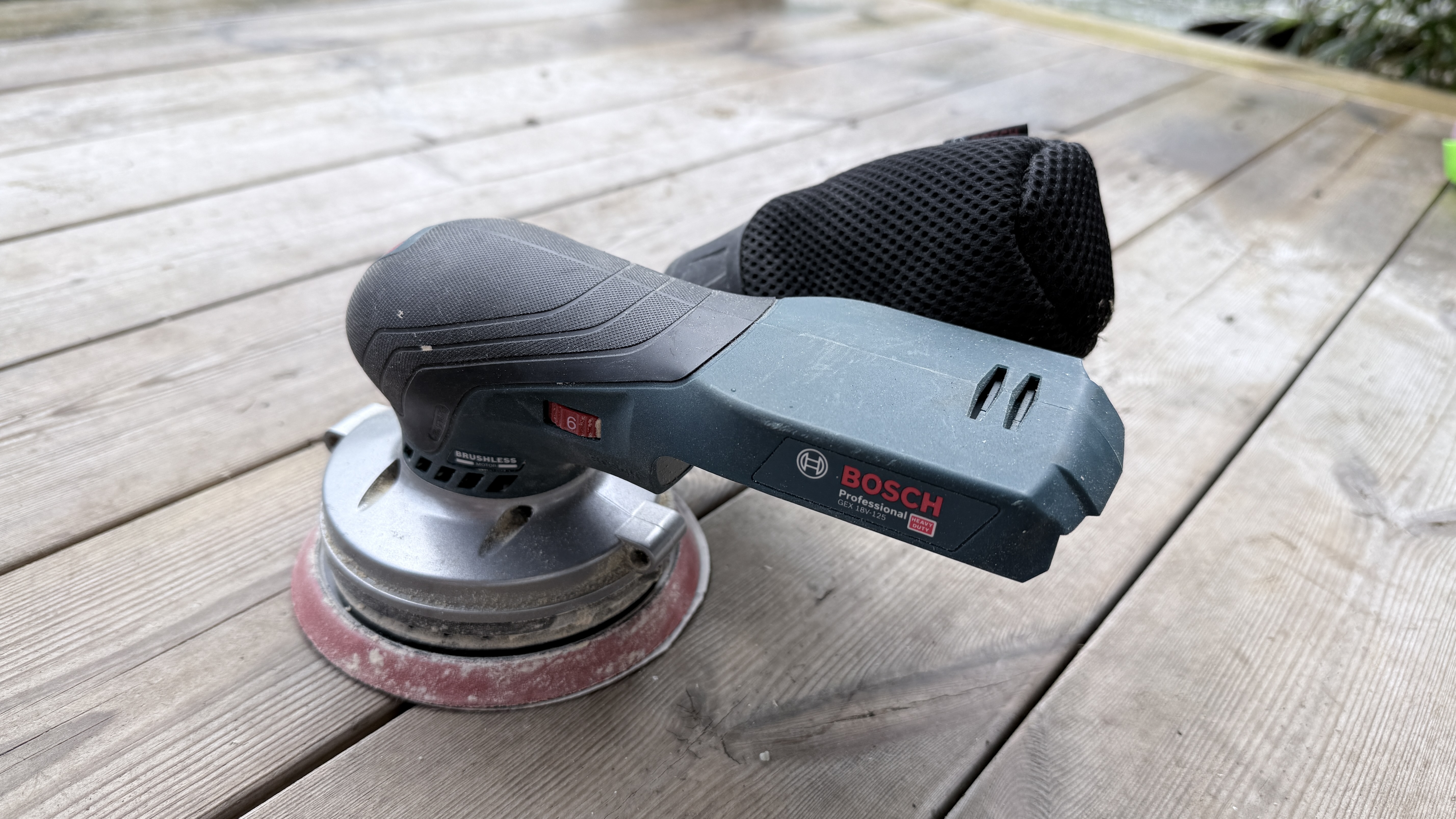     bosch eksentersliper 125 mm med 2 batteri