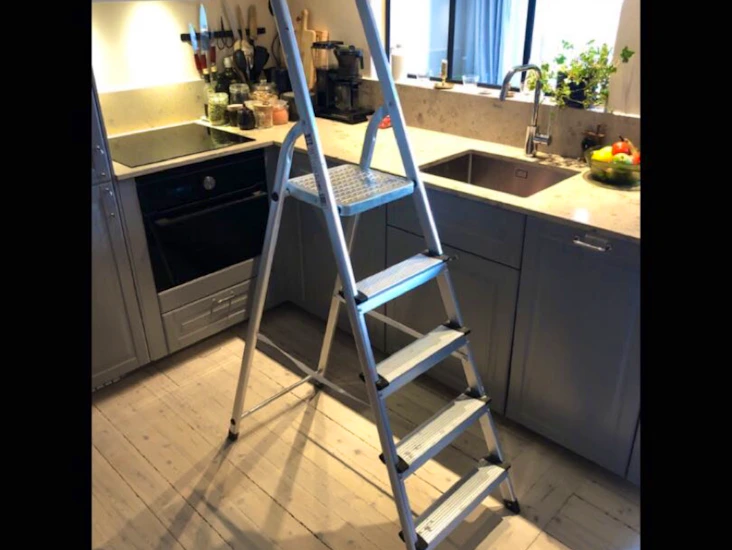 Trappstege ca 105 cm hög