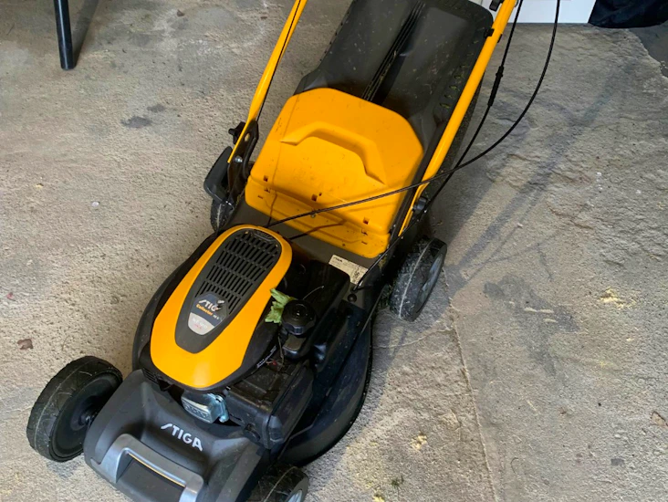 Gressklipper med oppsamler