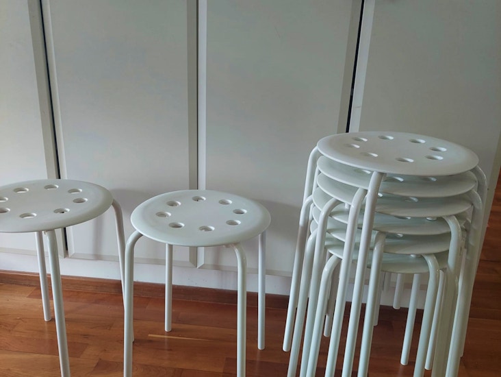 Vuokrataan jakkaroita